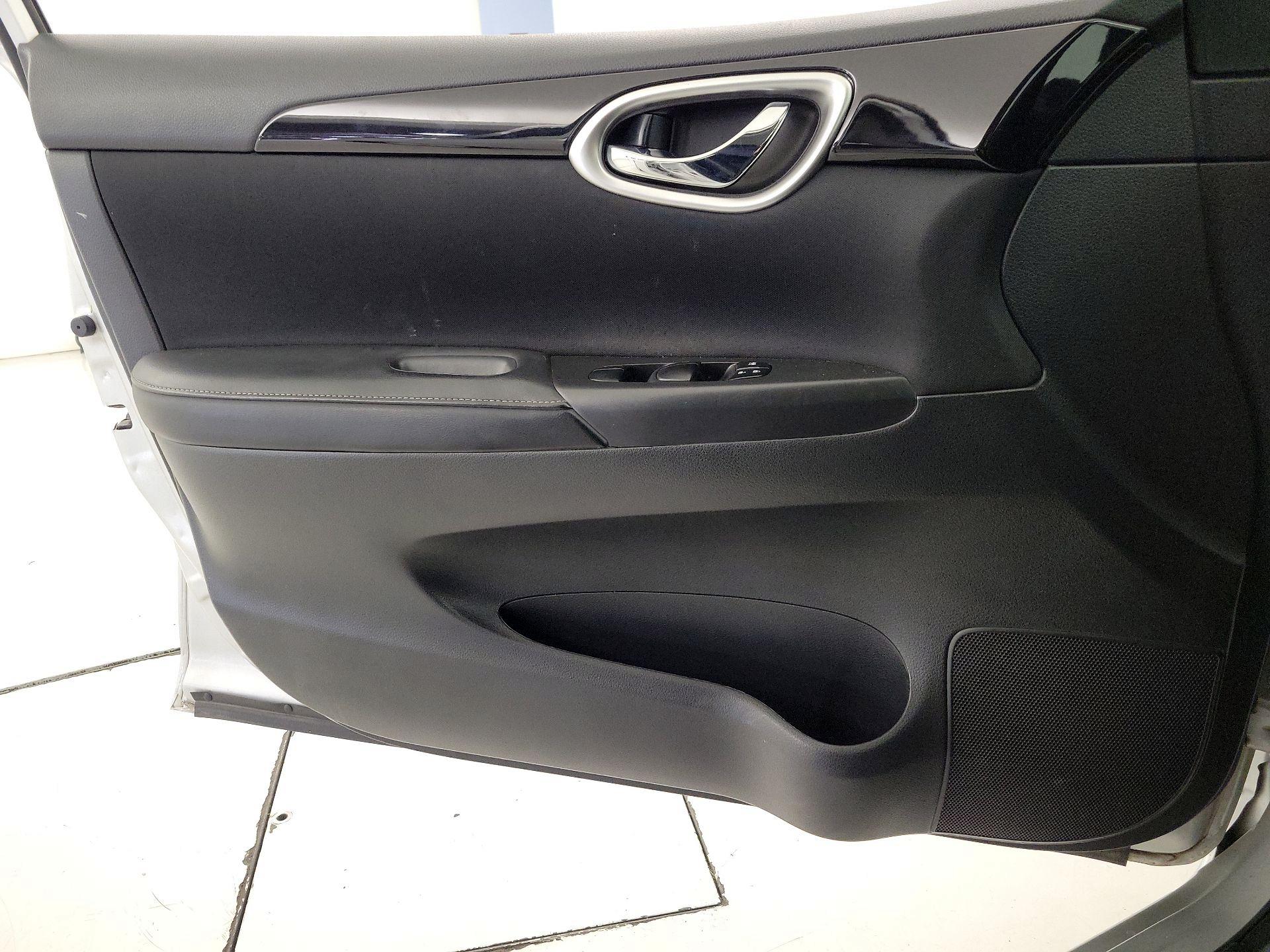 Thumbnail: 2018 Nissan Sentra - 12