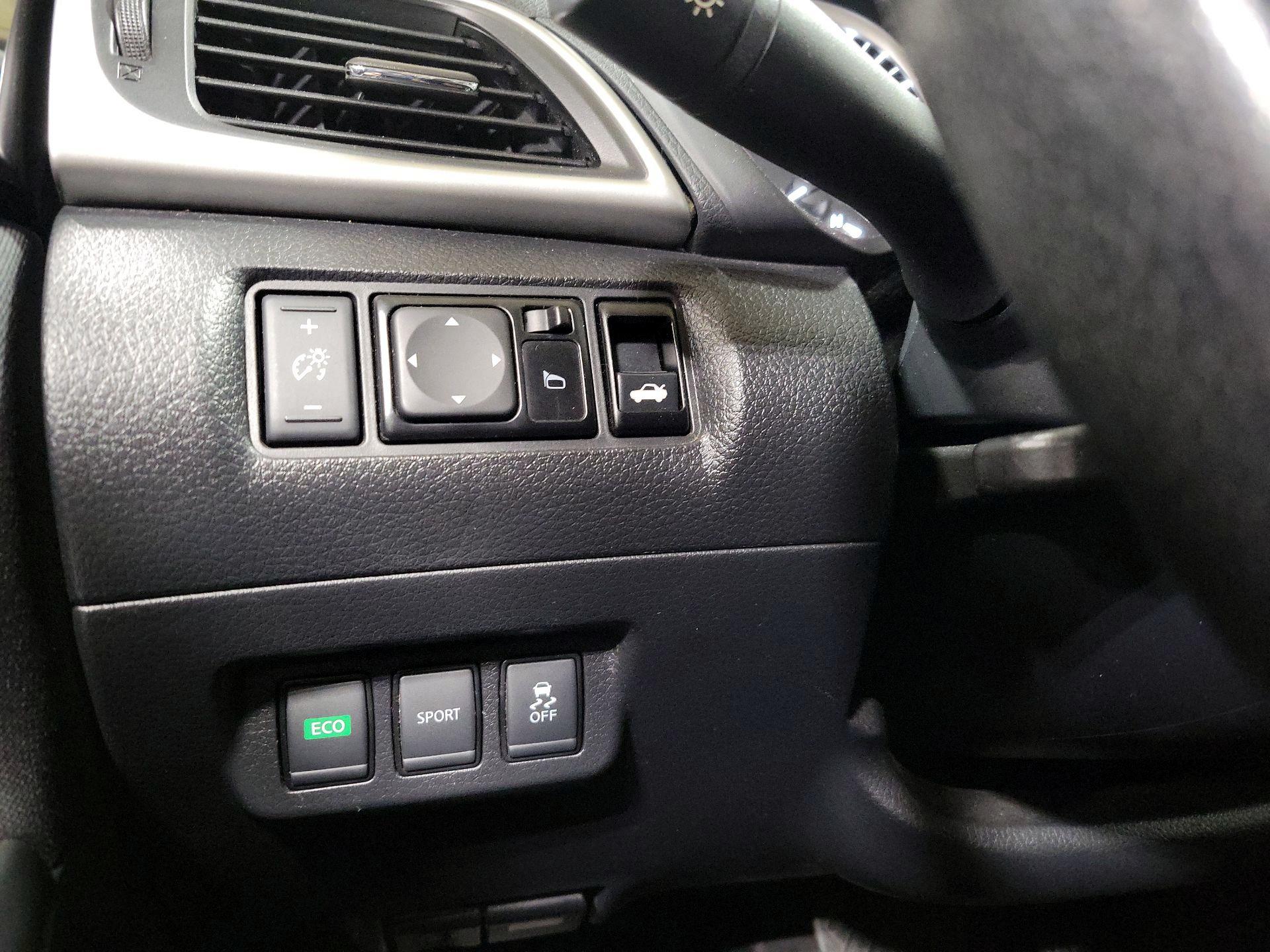 Thumbnail: 2018 Nissan Sentra - 13