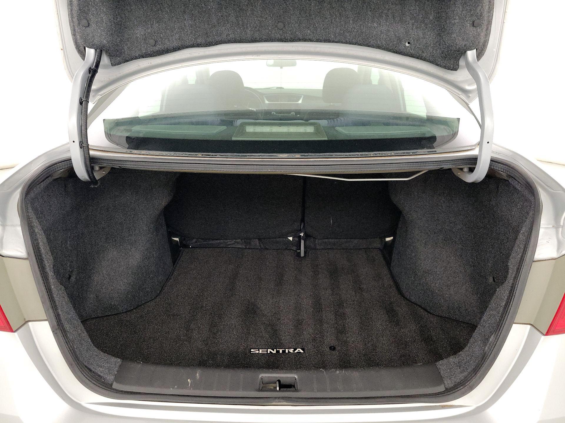 Thumbnail: 2018 Nissan Sentra - 19