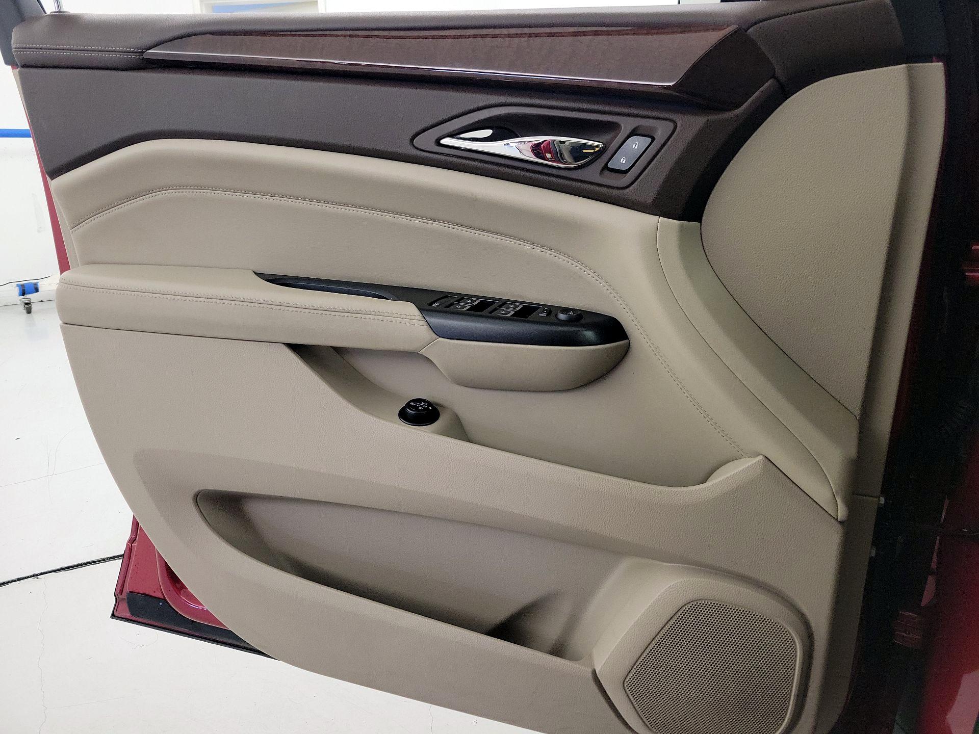 Thumbnail: 2015 Cadillac SRX - 12