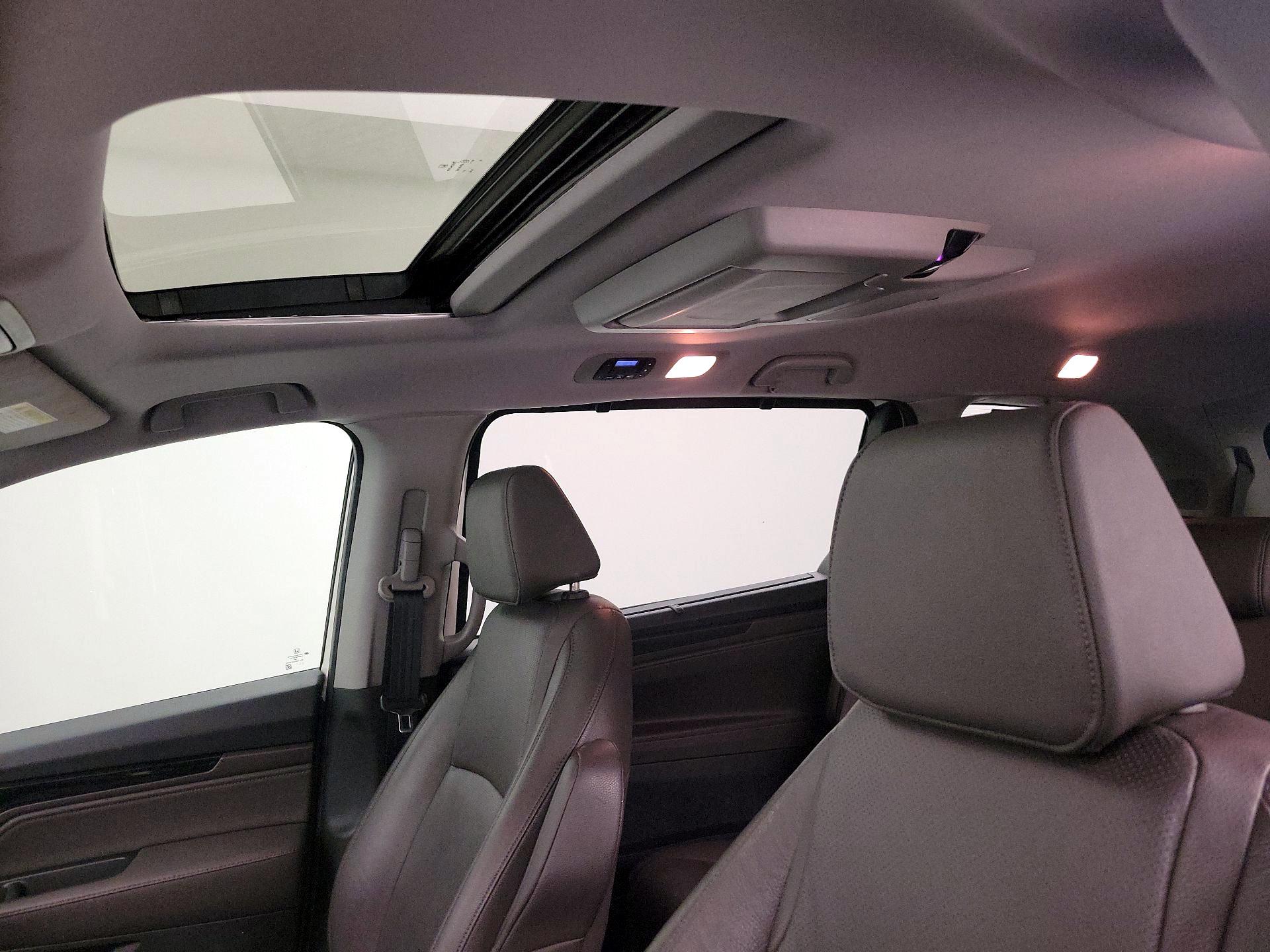 Thumbnail: 2019 Honda Odyssey - 18