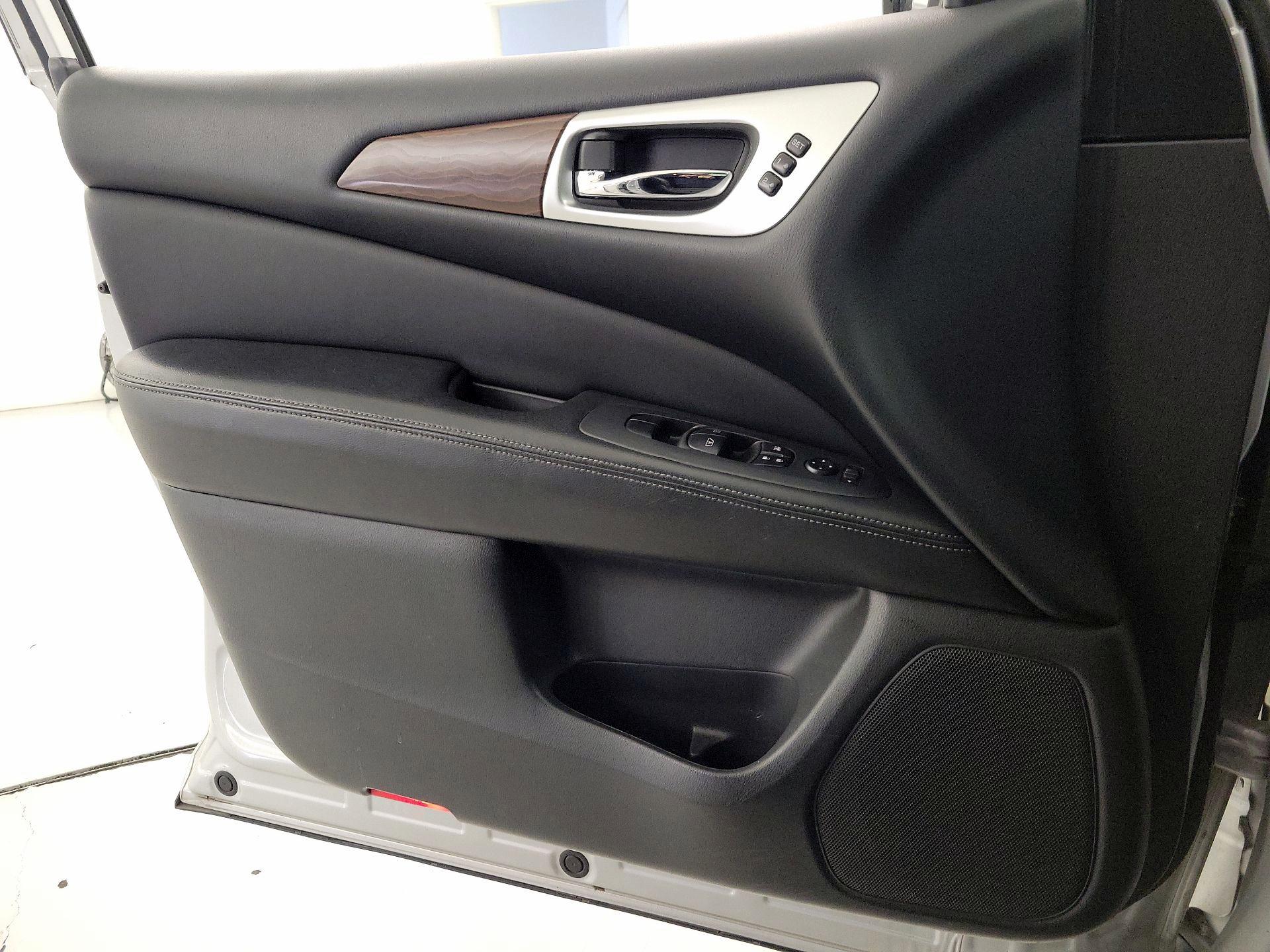 Thumbnail: 2017 Nissan Pathfinder - 12