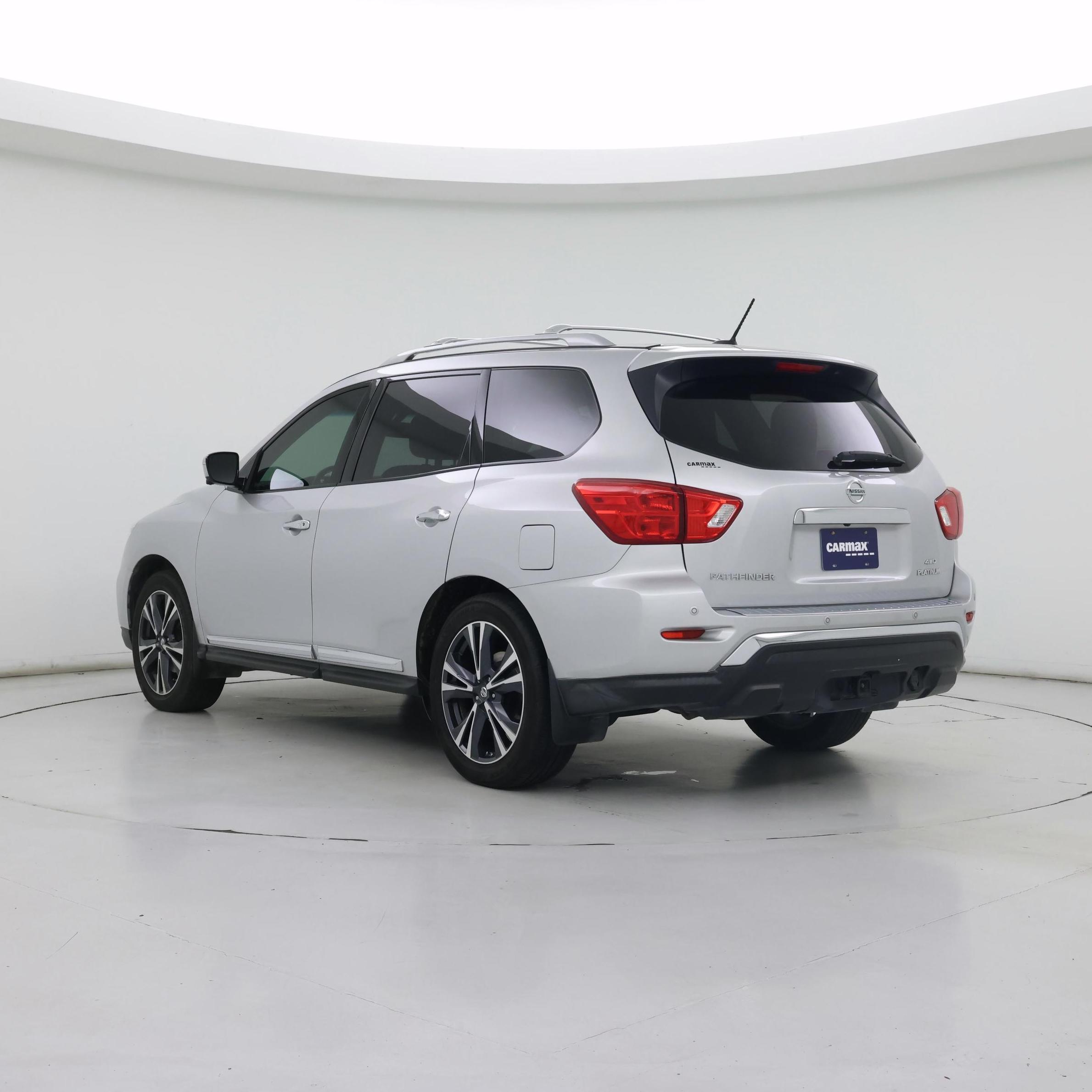 Thumbnail: 2017 Nissan Pathfinder - 2