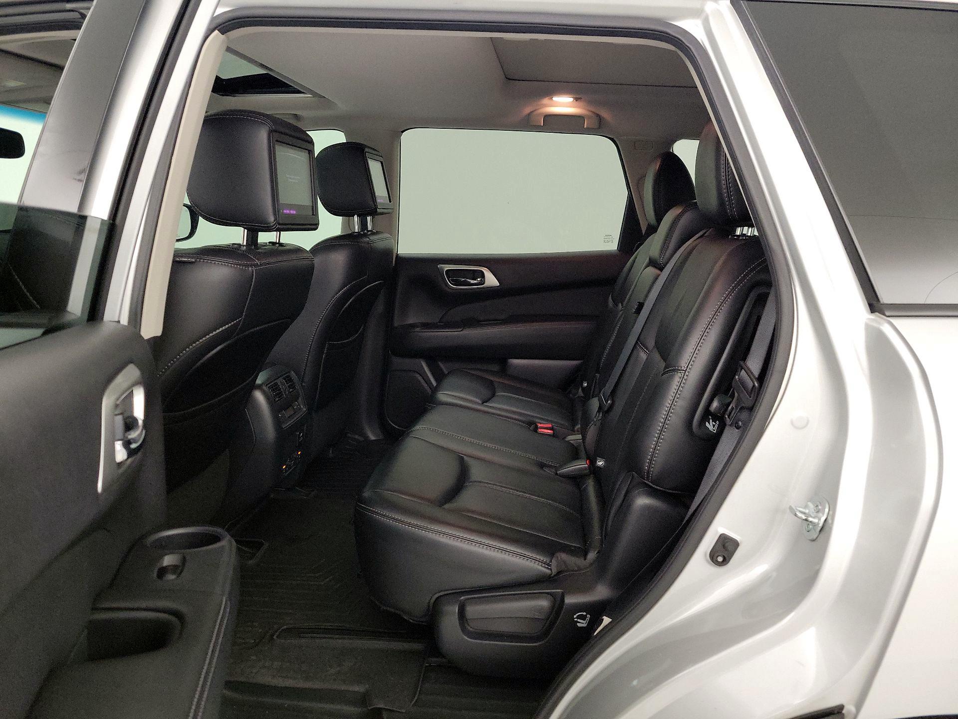 Thumbnail: 2017 Nissan Pathfinder - 19