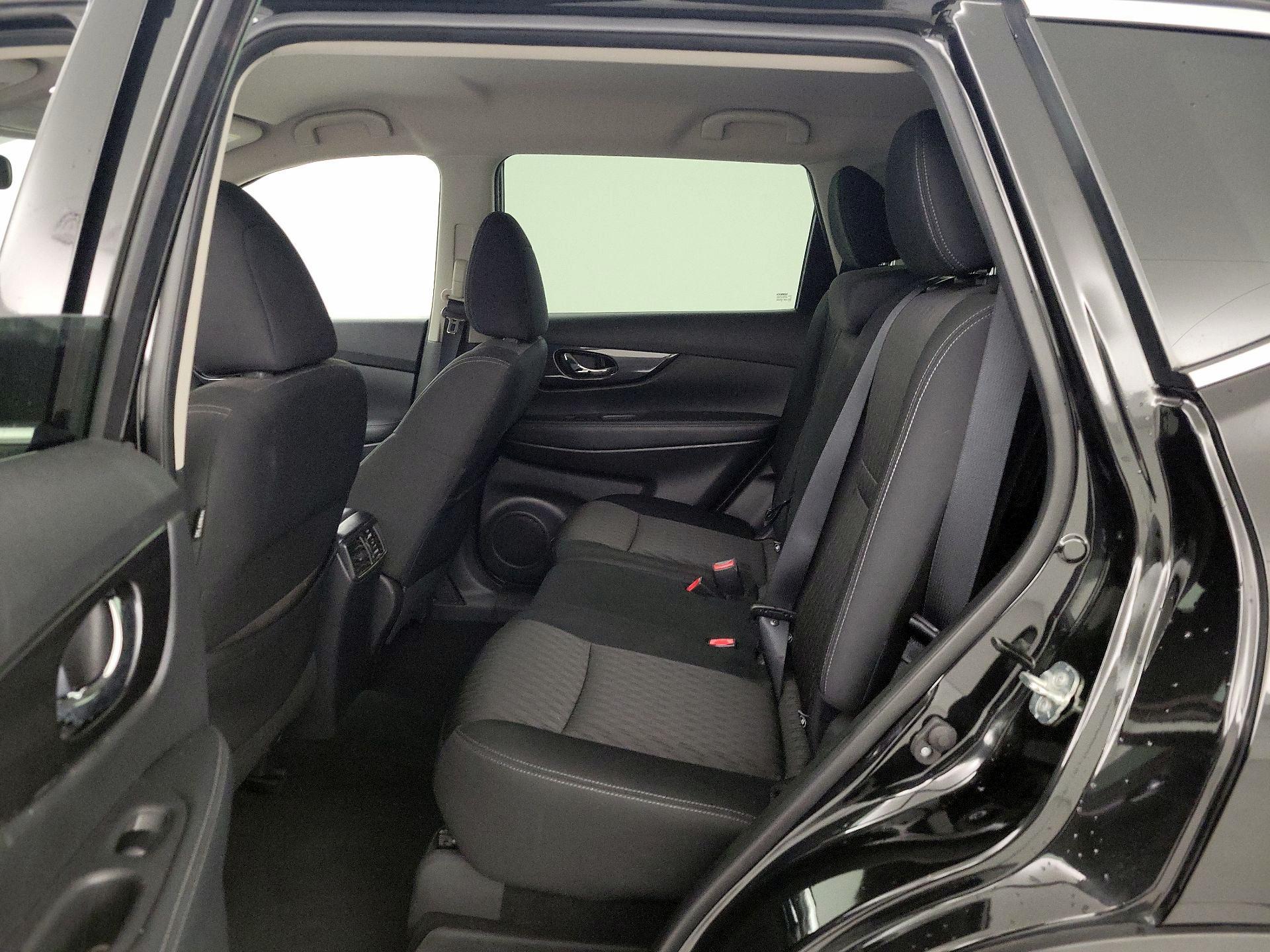 Thumbnail: 2020 Nissan Rogue - 18