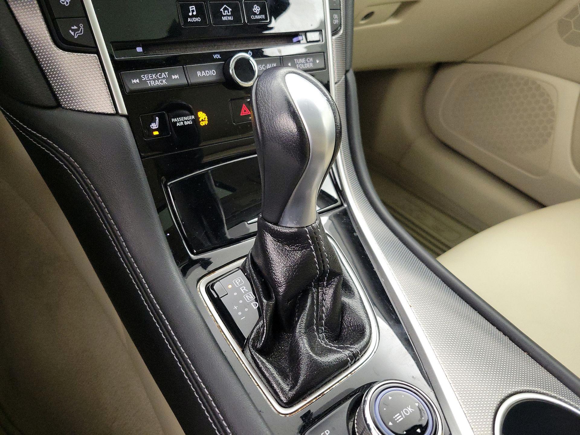 Thumbnail: 2015 INFINITI Q50 - 17