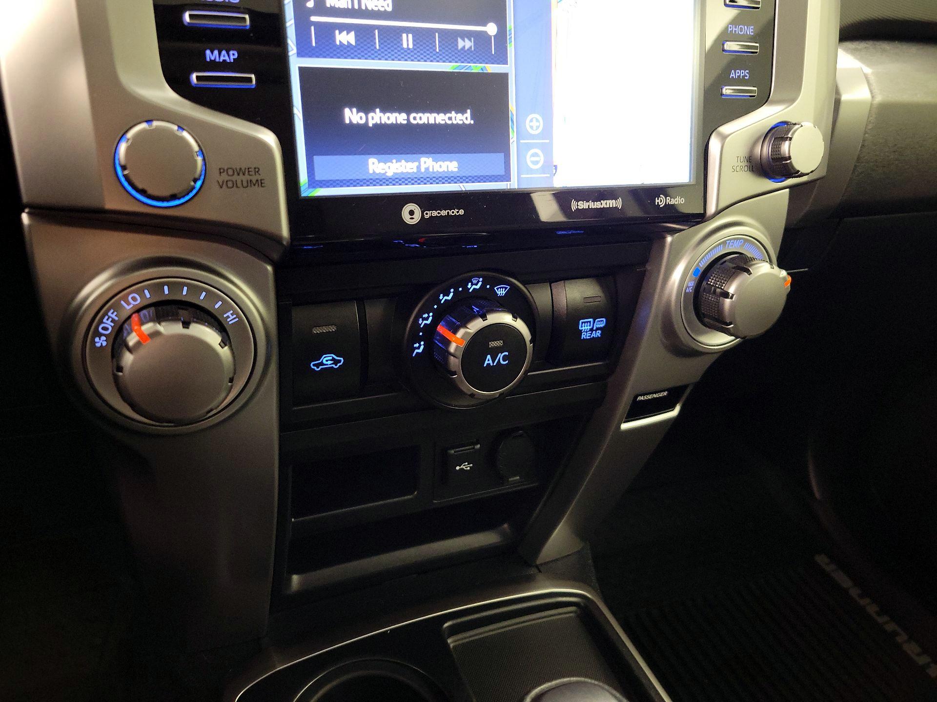 Thumbnail: 2020 Toyota 4Runner - 17