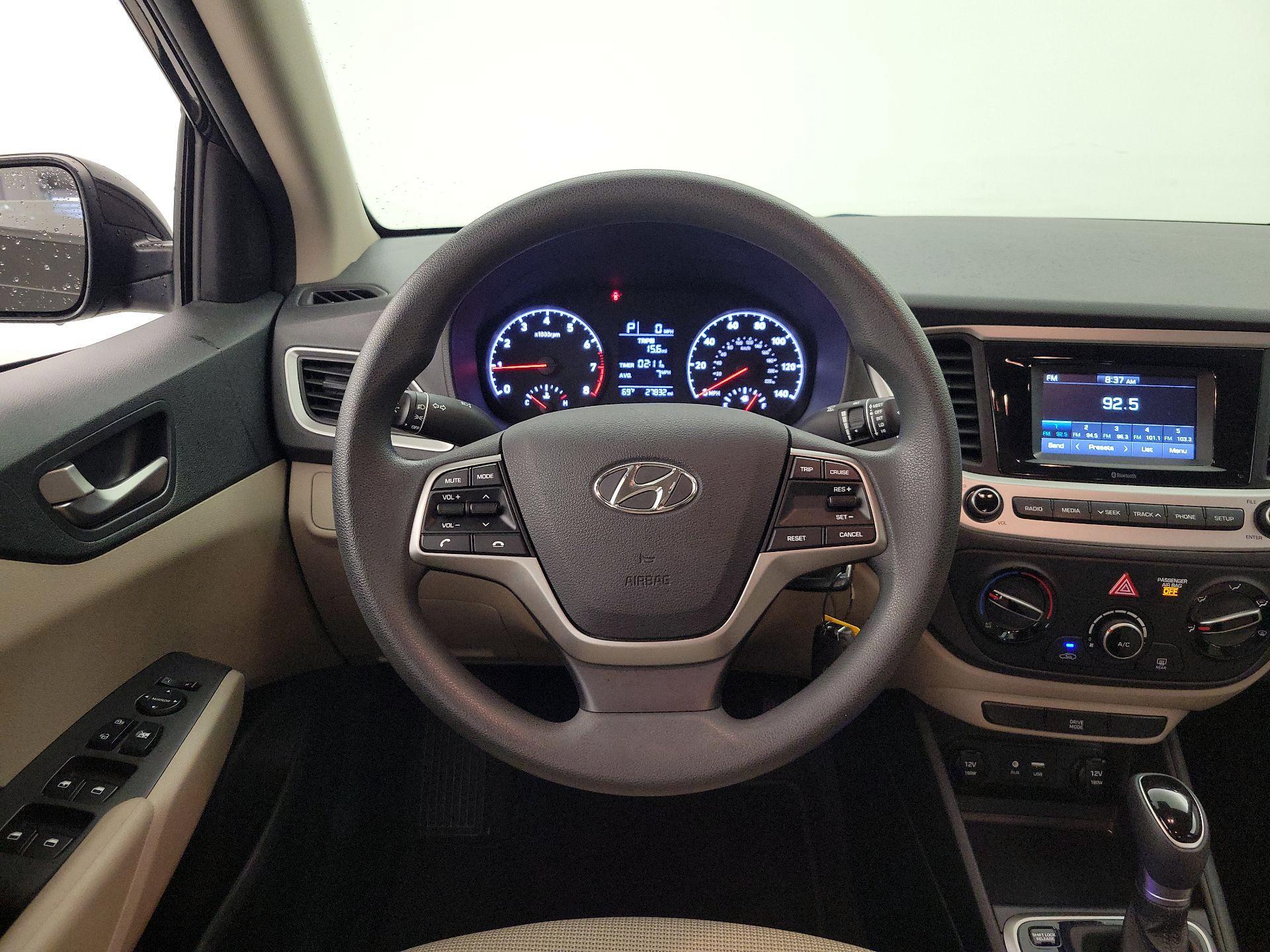 Thumbnail: 2022 Hyundai Accent - 10