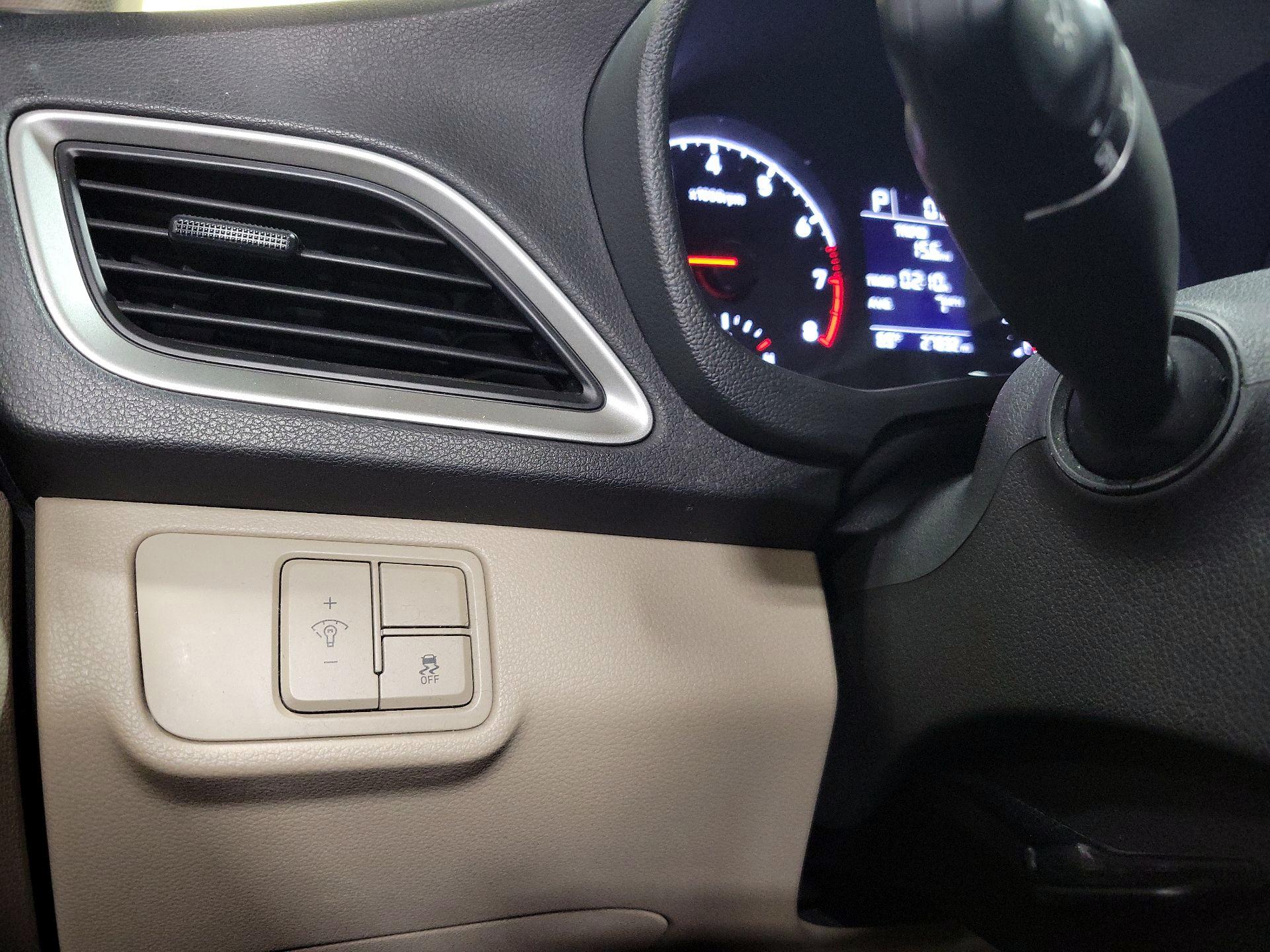 Thumbnail: 2022 Hyundai Accent - 13