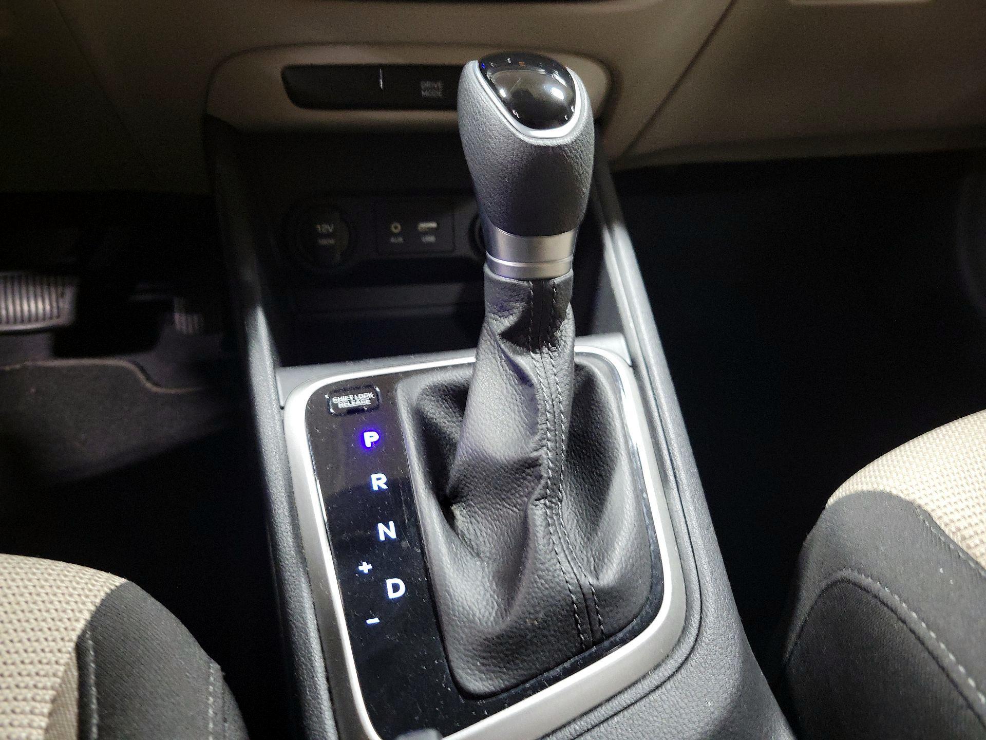 Thumbnail: 2022 Hyundai Accent - 17