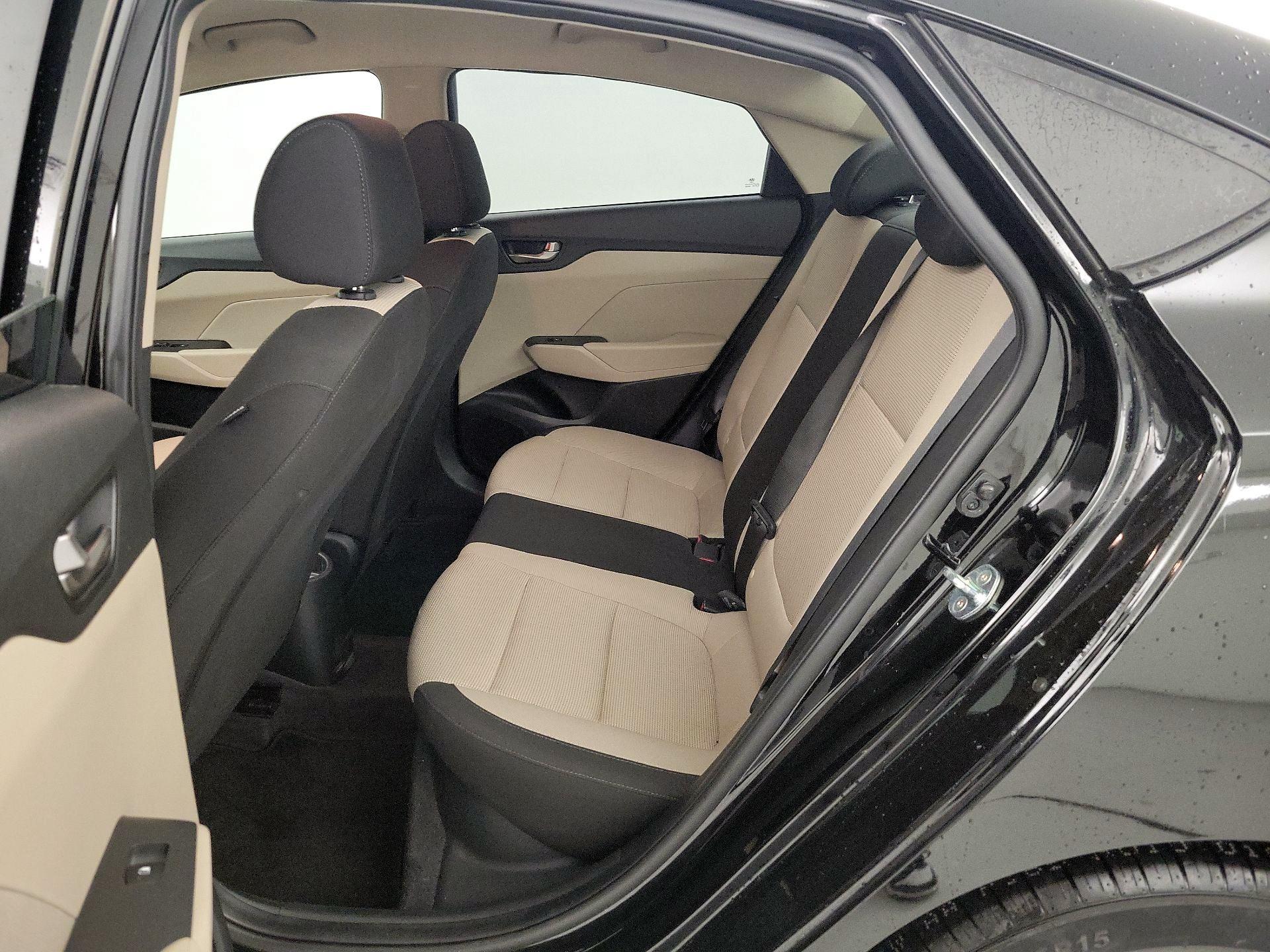 Thumbnail: 2022 Hyundai Accent - 18