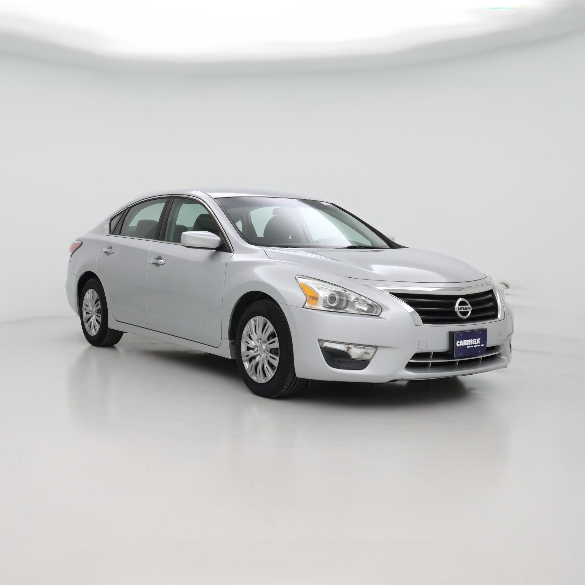 Thumbnail: 2015 Nissan Altima - 1