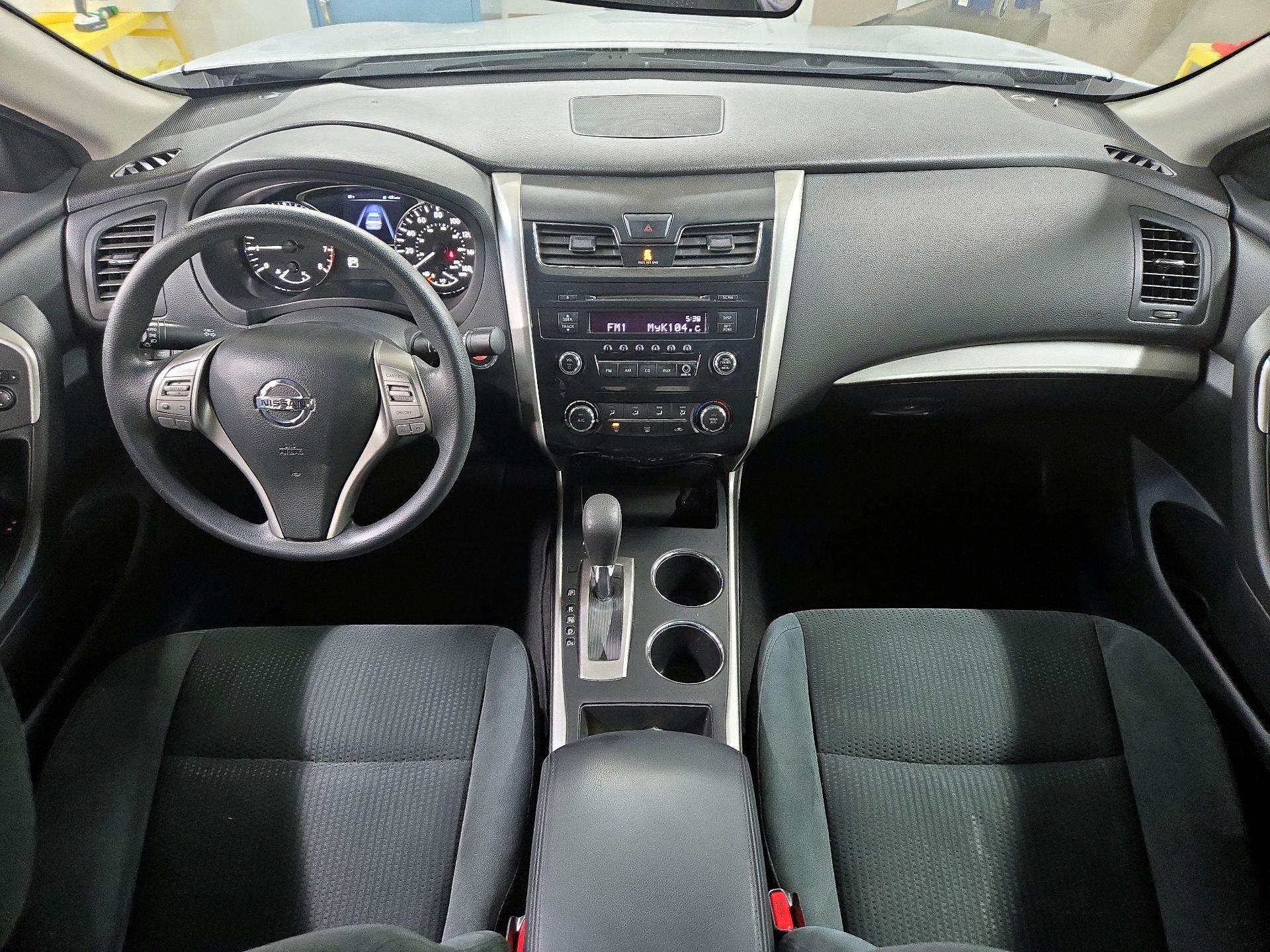 Thumbnail: 2015 Nissan Altima - 9