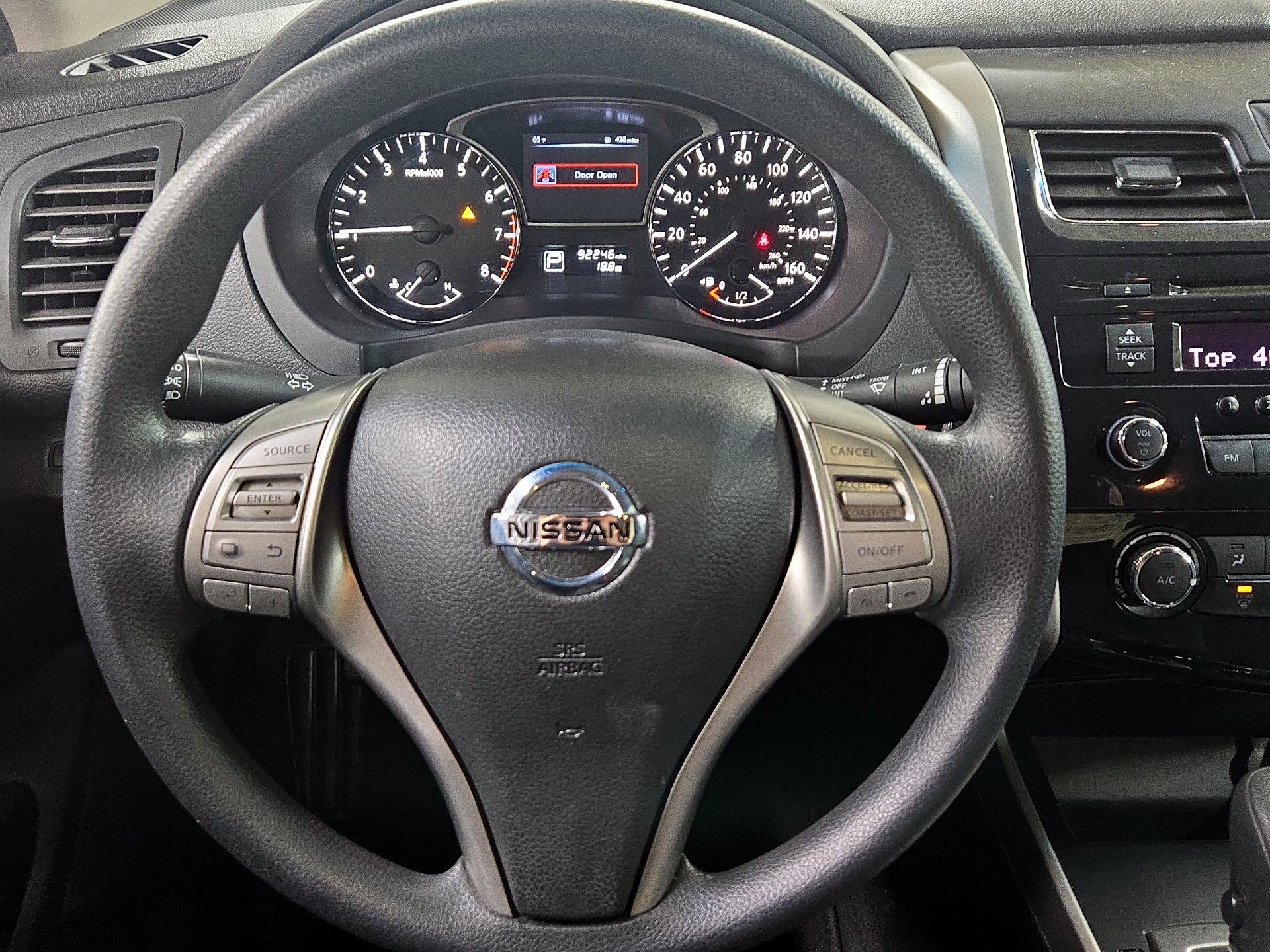 Thumbnail: 2015 Nissan Altima - 10