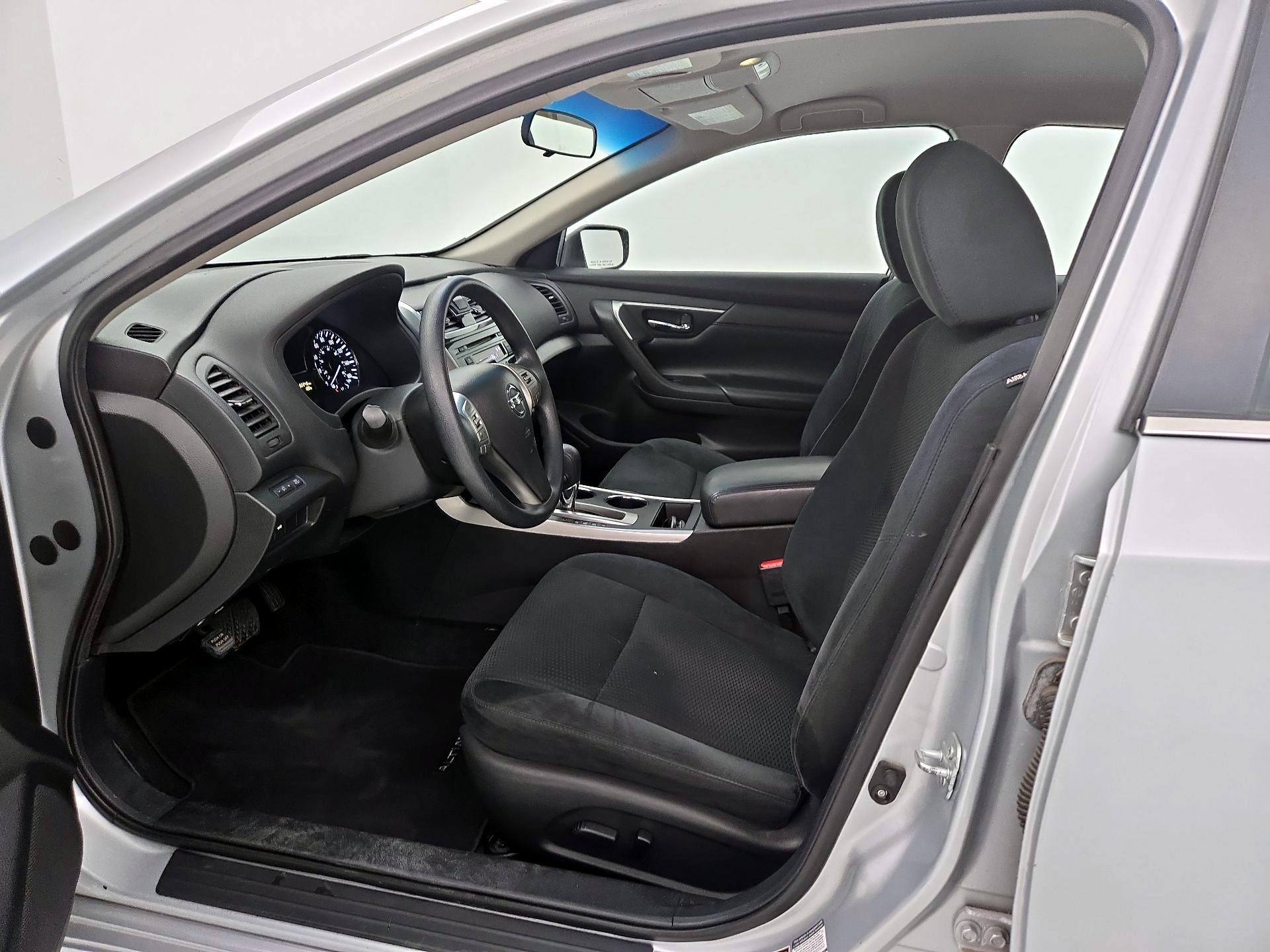 Thumbnail: 2015 Nissan Altima - 11