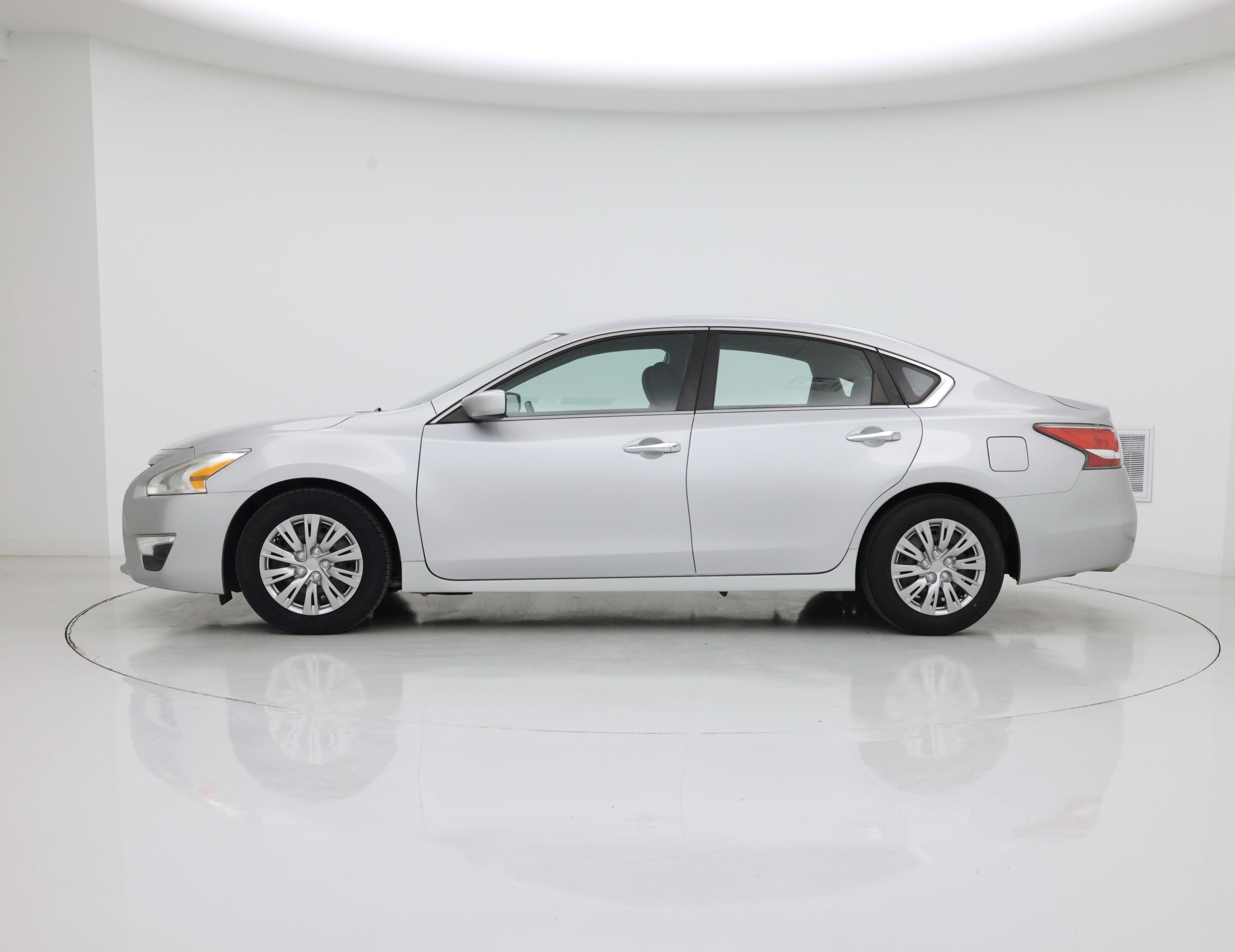 Thumbnail: 2015 Nissan Altima - 3