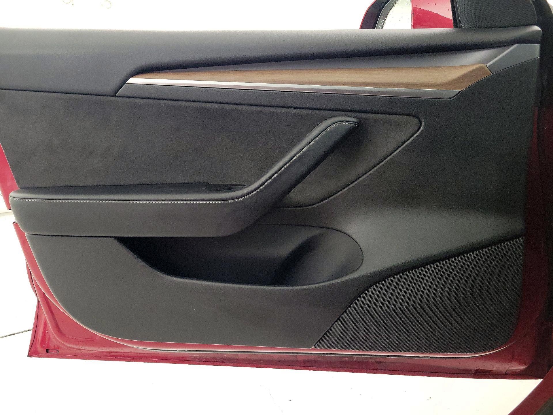 Thumbnail: 2021 Tesla Model 3 - 12