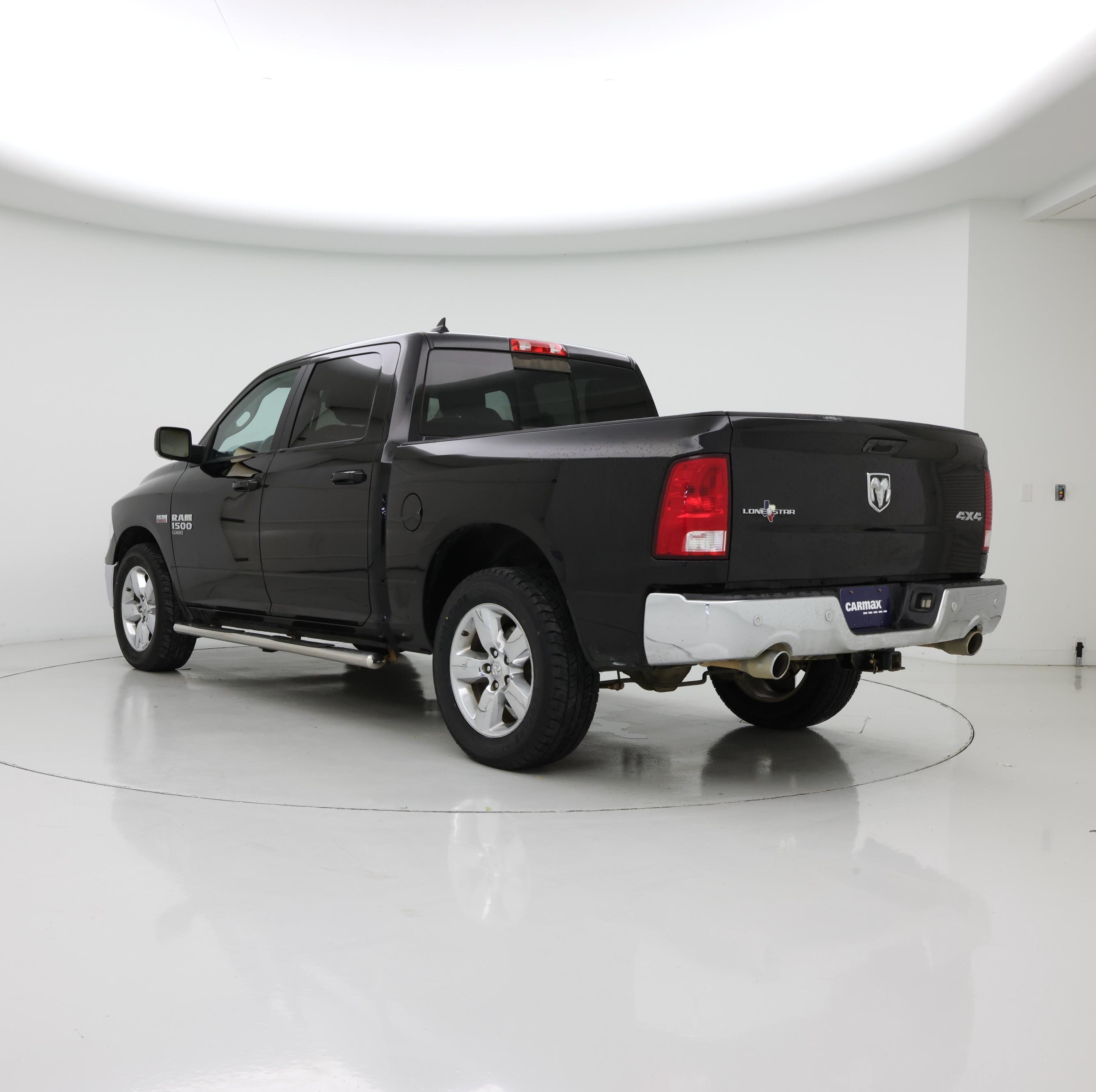 Thumbnail: 2019 RAM 1500 Classic - 2