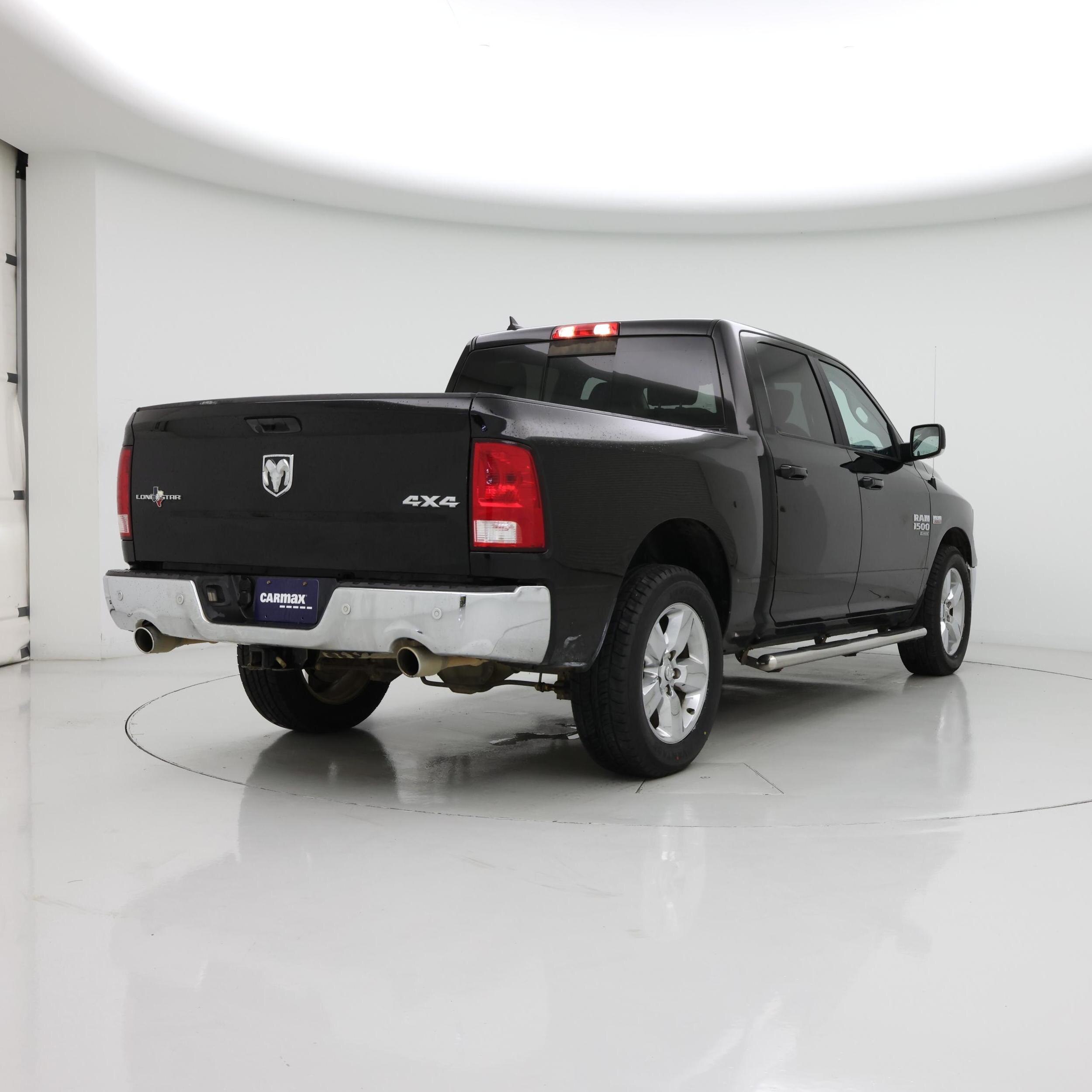 Thumbnail: 2019 RAM 1500 Classic - 8