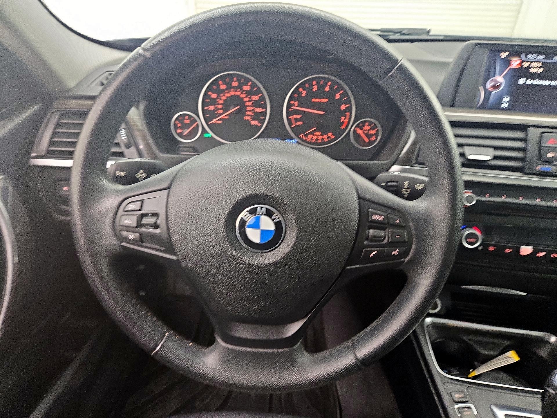 Thumbnail: 2015 BMW 3 Series - 10