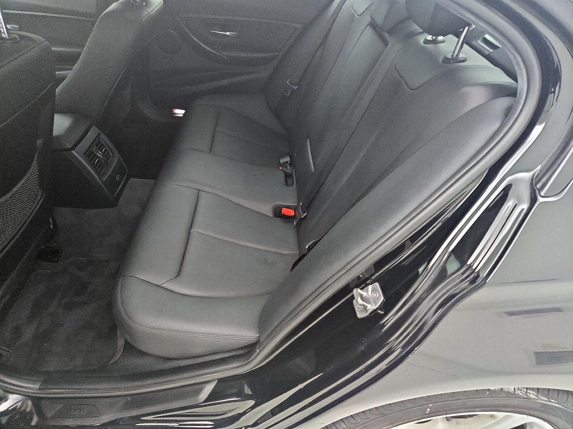 Thumbnail: 2015 BMW 3 Series - 17