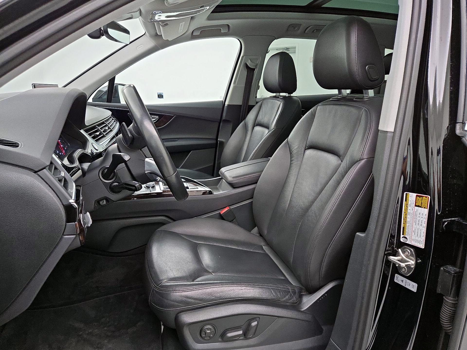 Thumbnail: 2017 Audi Q7 - 11