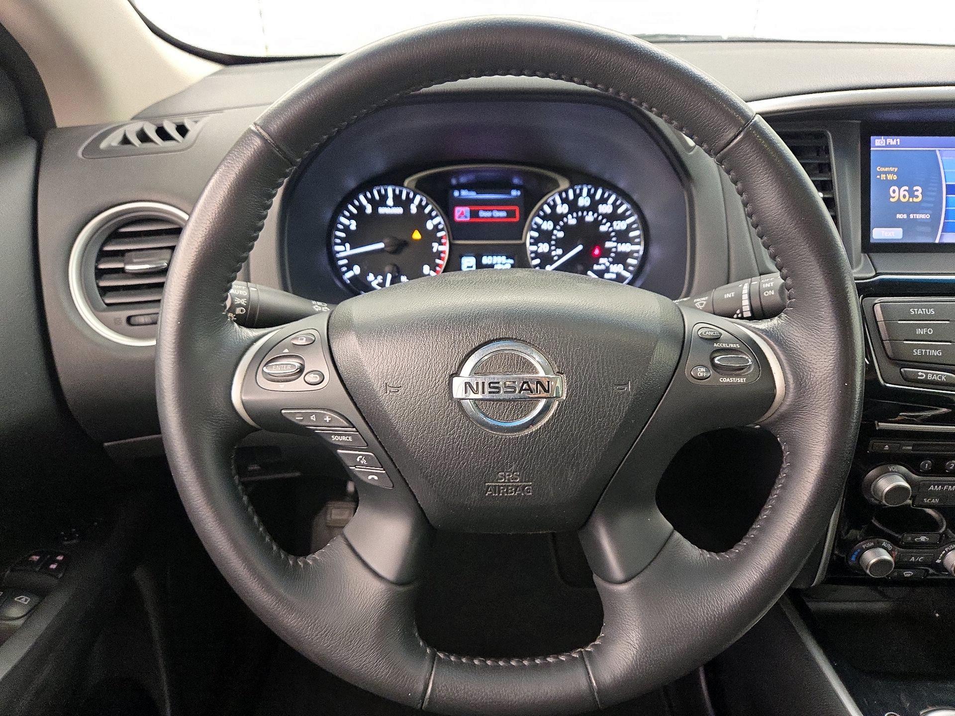 Thumbnail: 2014 Nissan Pathfinder - 10