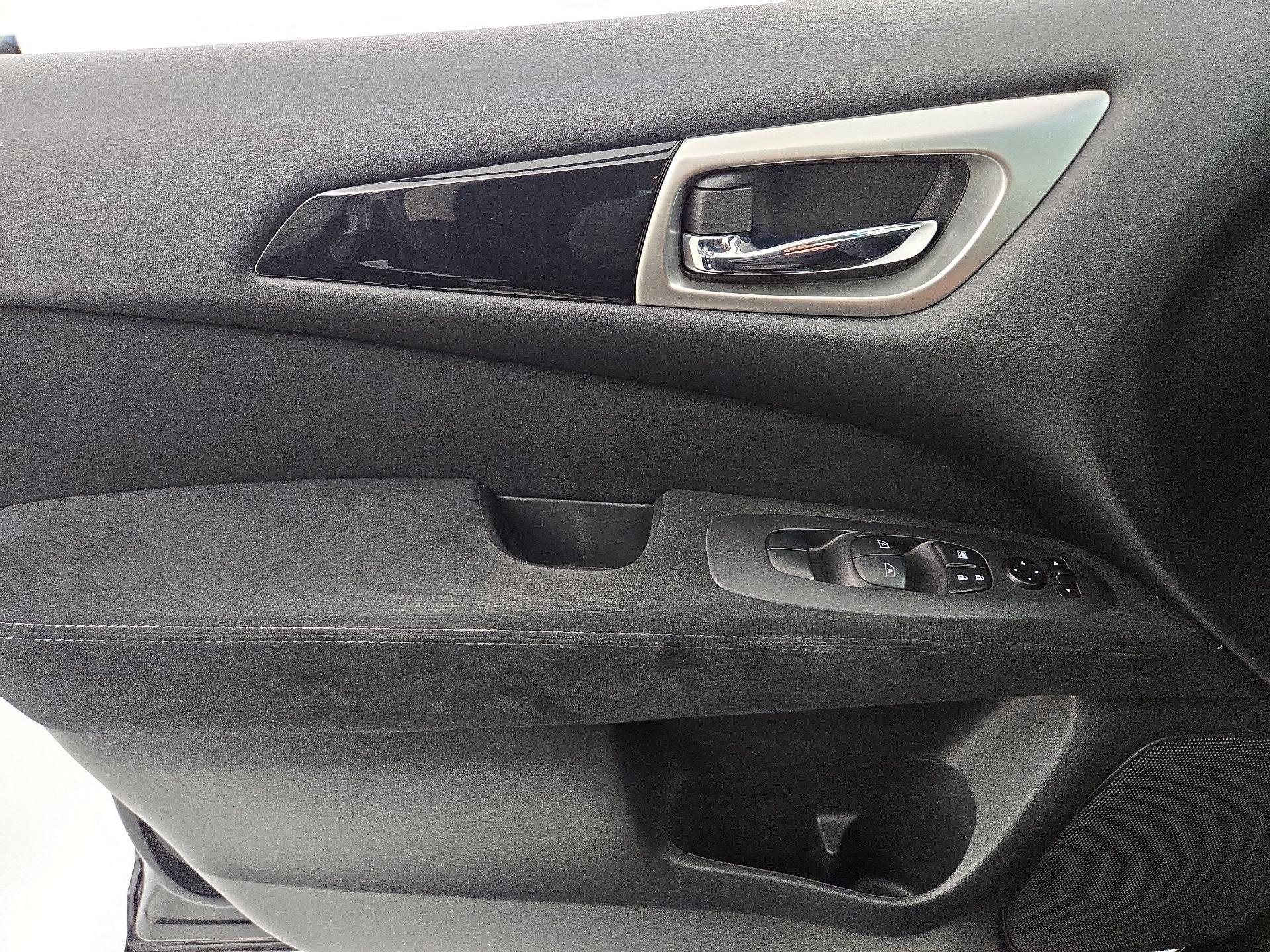 Thumbnail: 2014 Nissan Pathfinder - 12