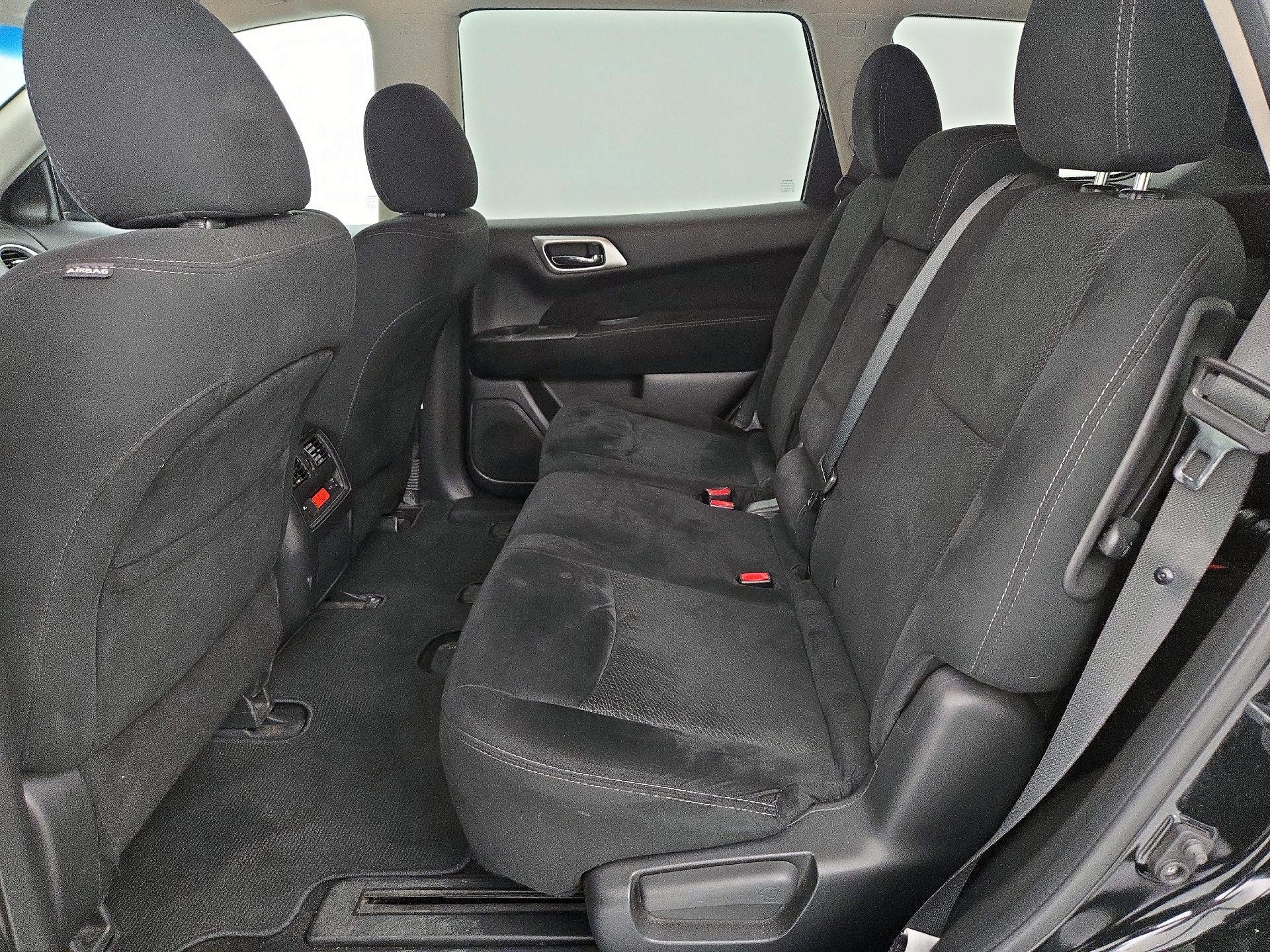 Thumbnail: 2014 Nissan Pathfinder - 17