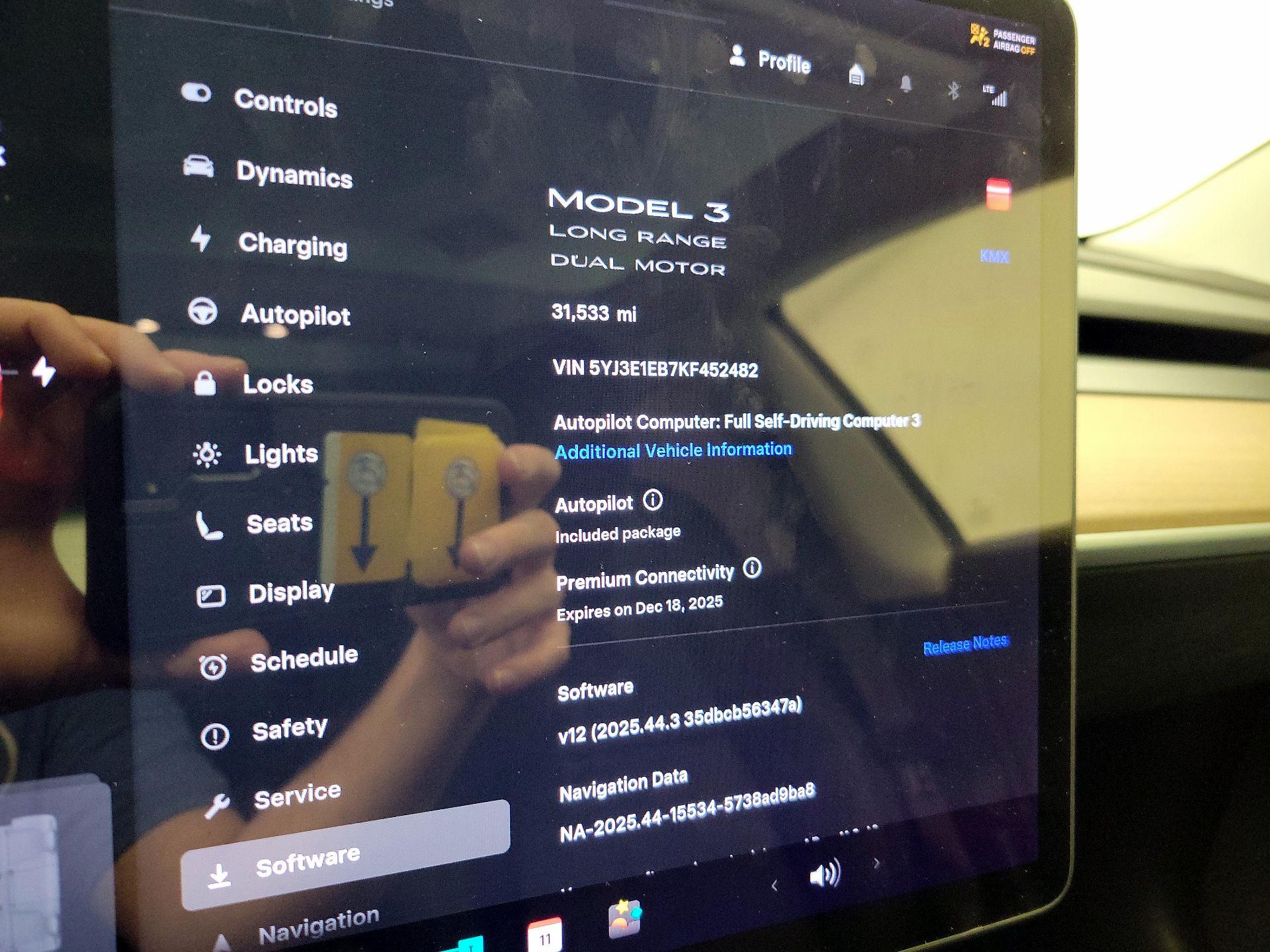 Thumbnail: 2019 Tesla Model 3 - 14