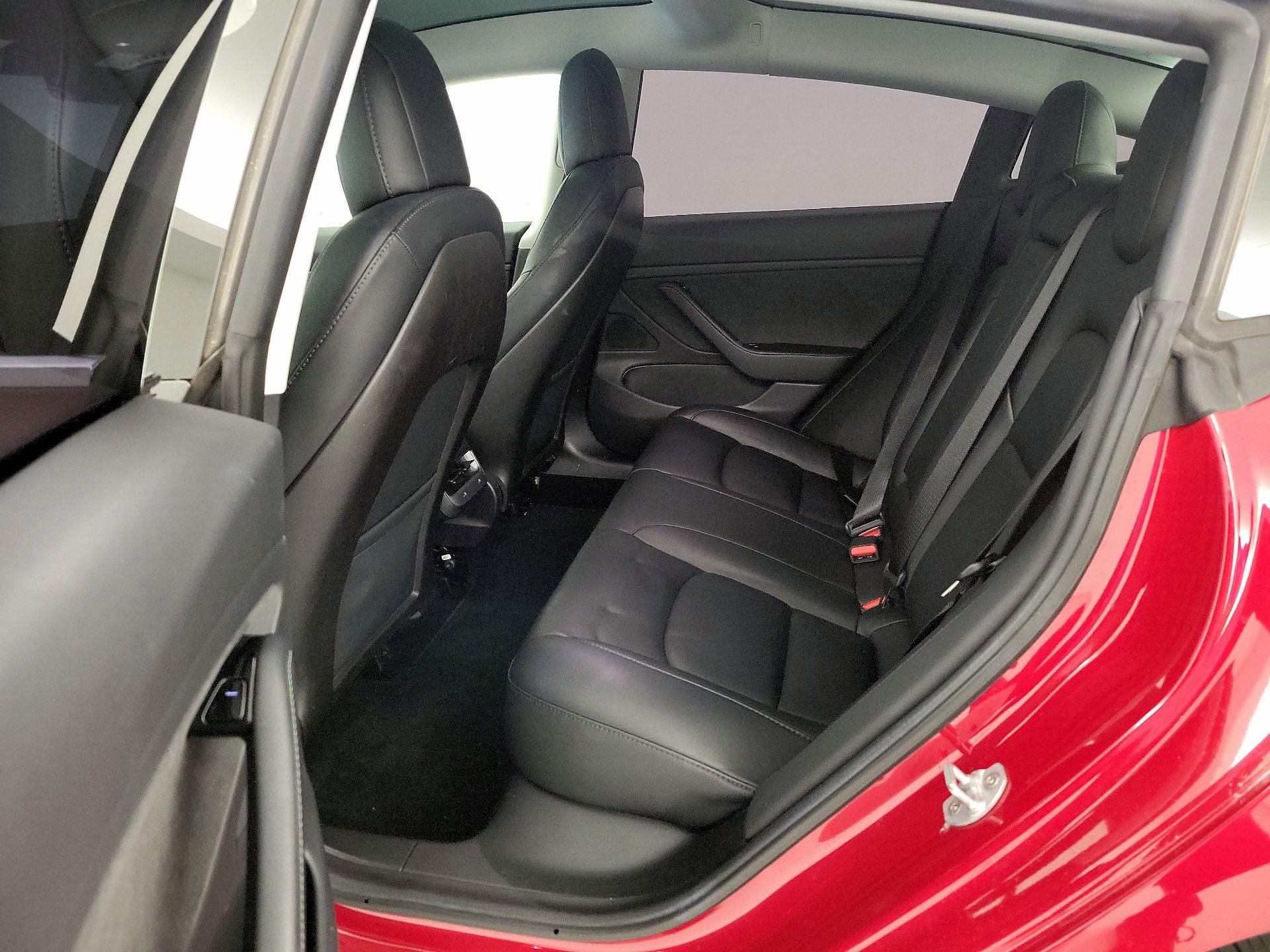 Thumbnail: 2019 Tesla Model 3 - 20