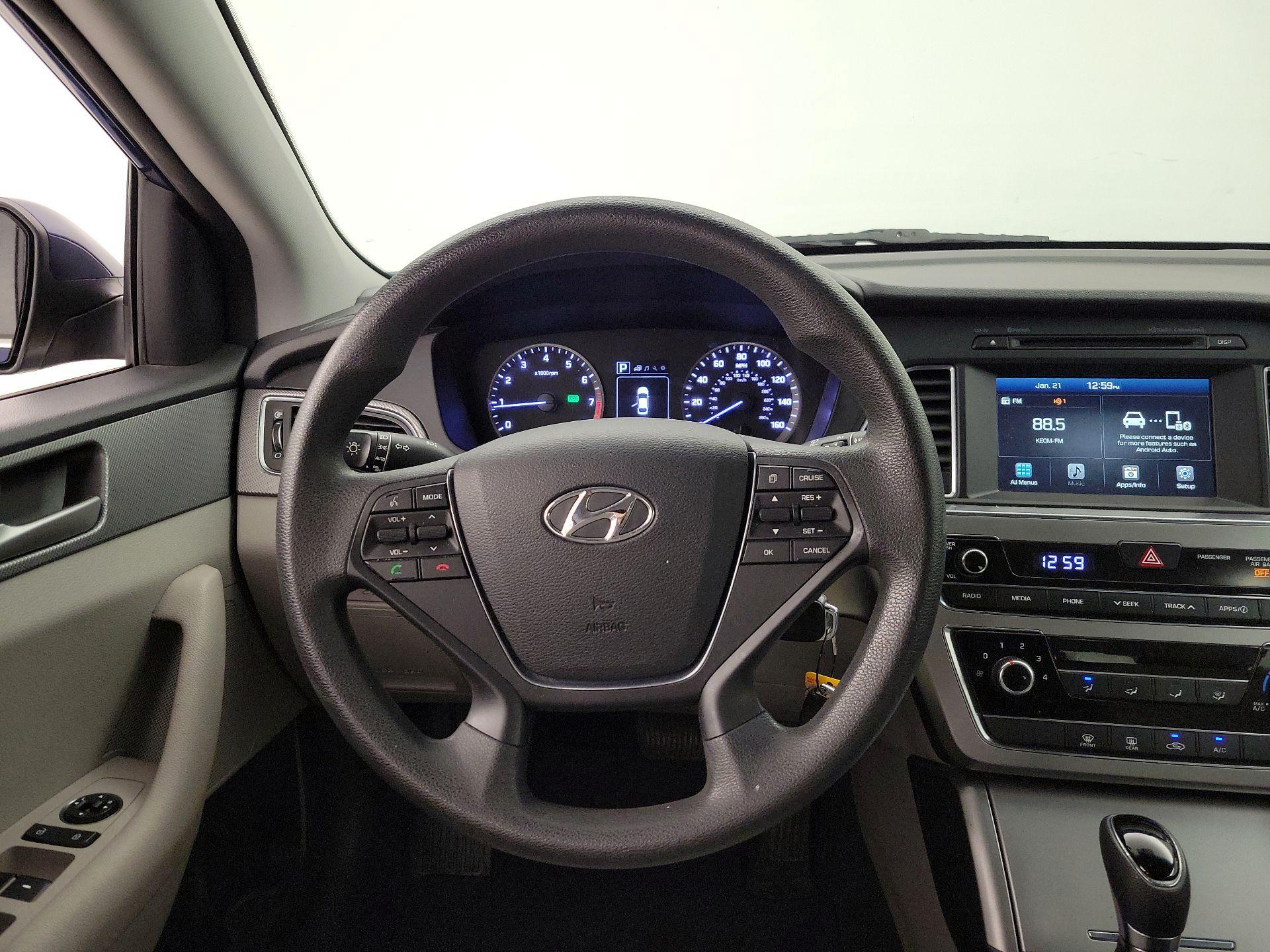 Thumbnail: 2016 Hyundai Sonata - 10
