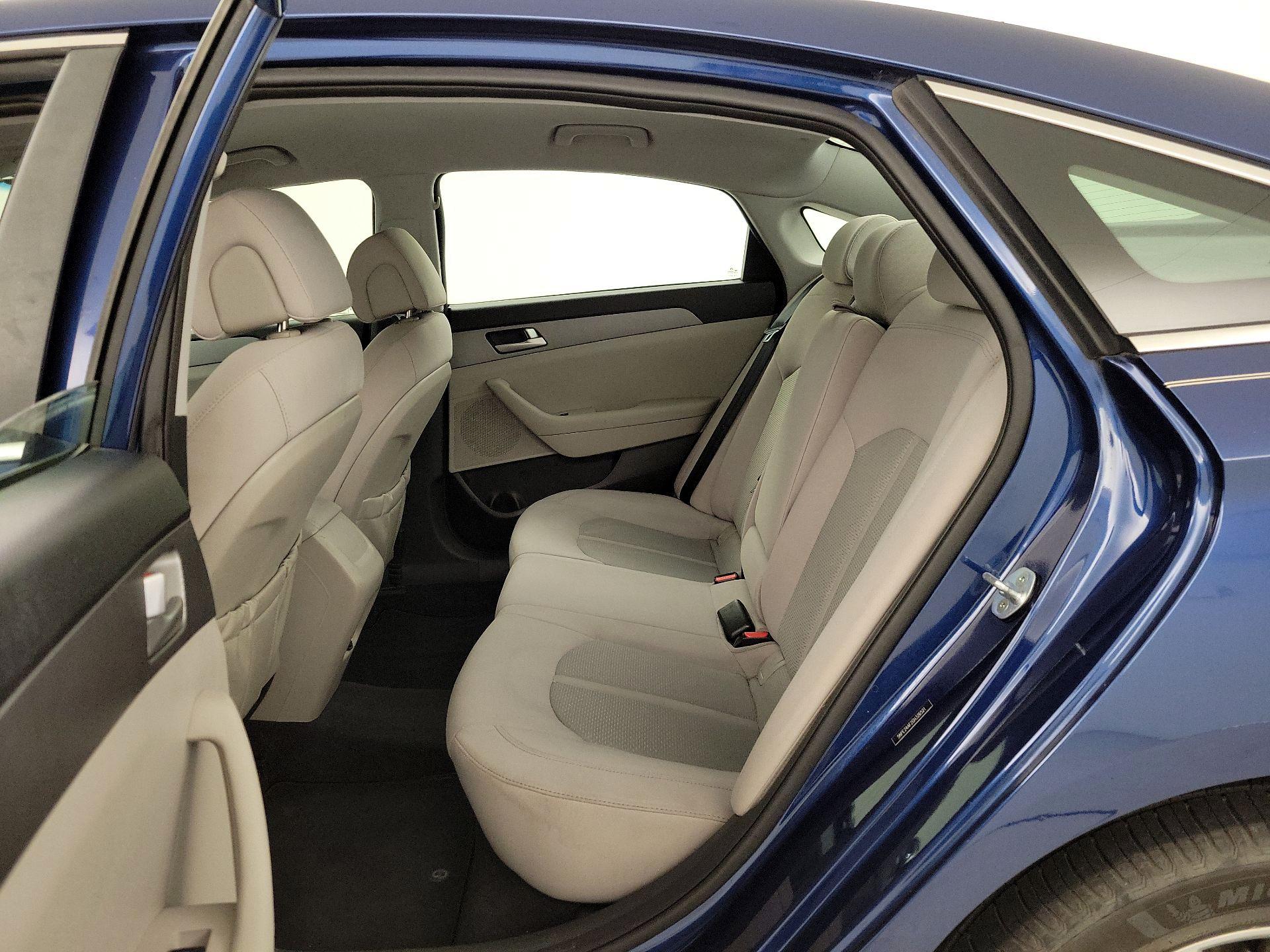 Thumbnail: 2016 Hyundai Sonata - 18