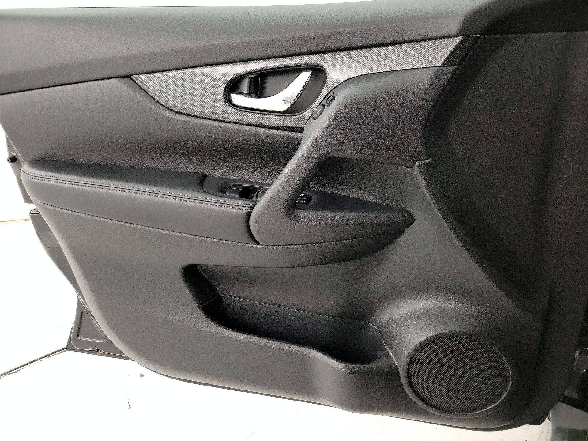 Thumbnail: 2014 Nissan Rogue - 12