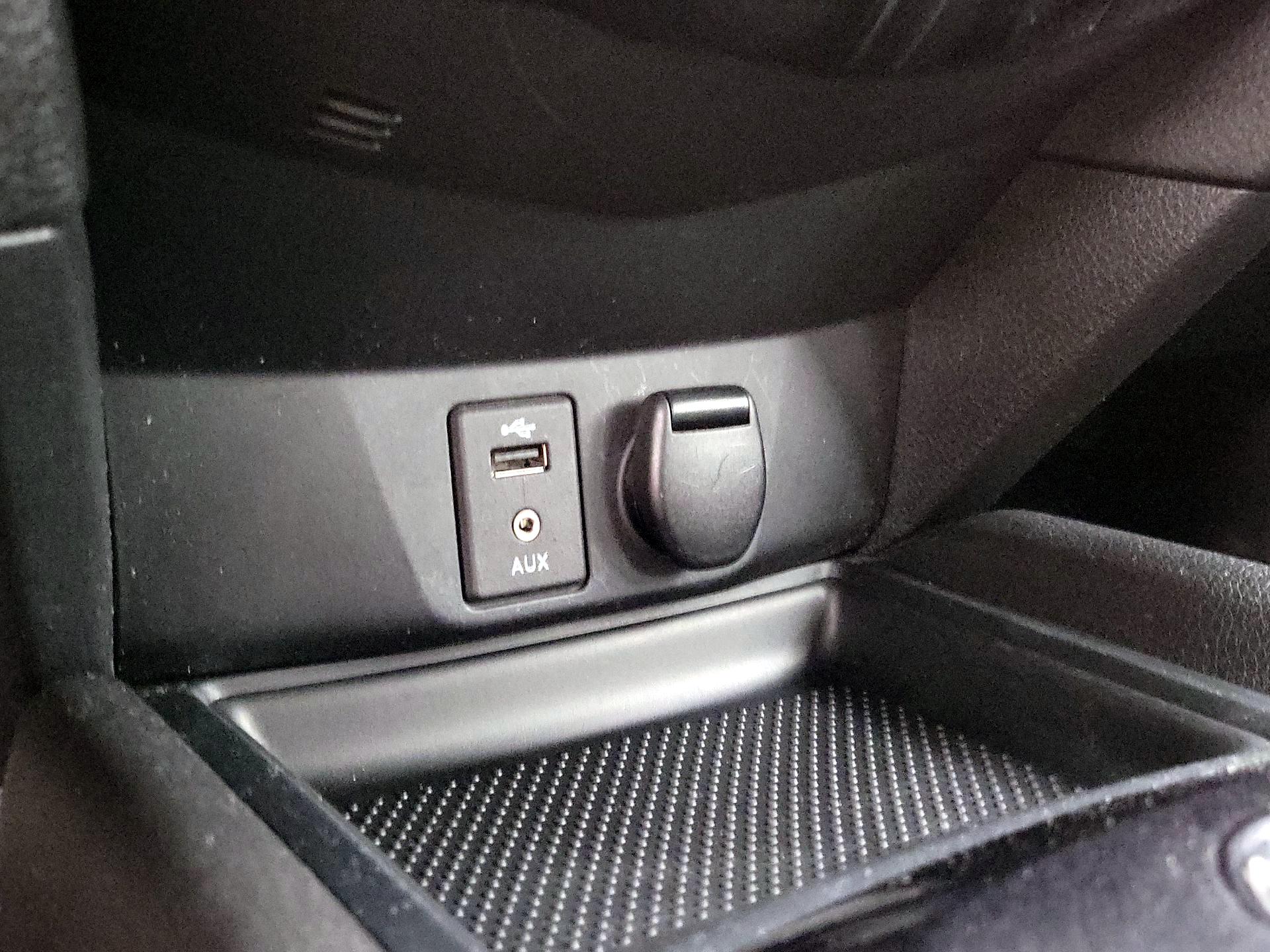 Thumbnail: 2014 Nissan Rogue - 18