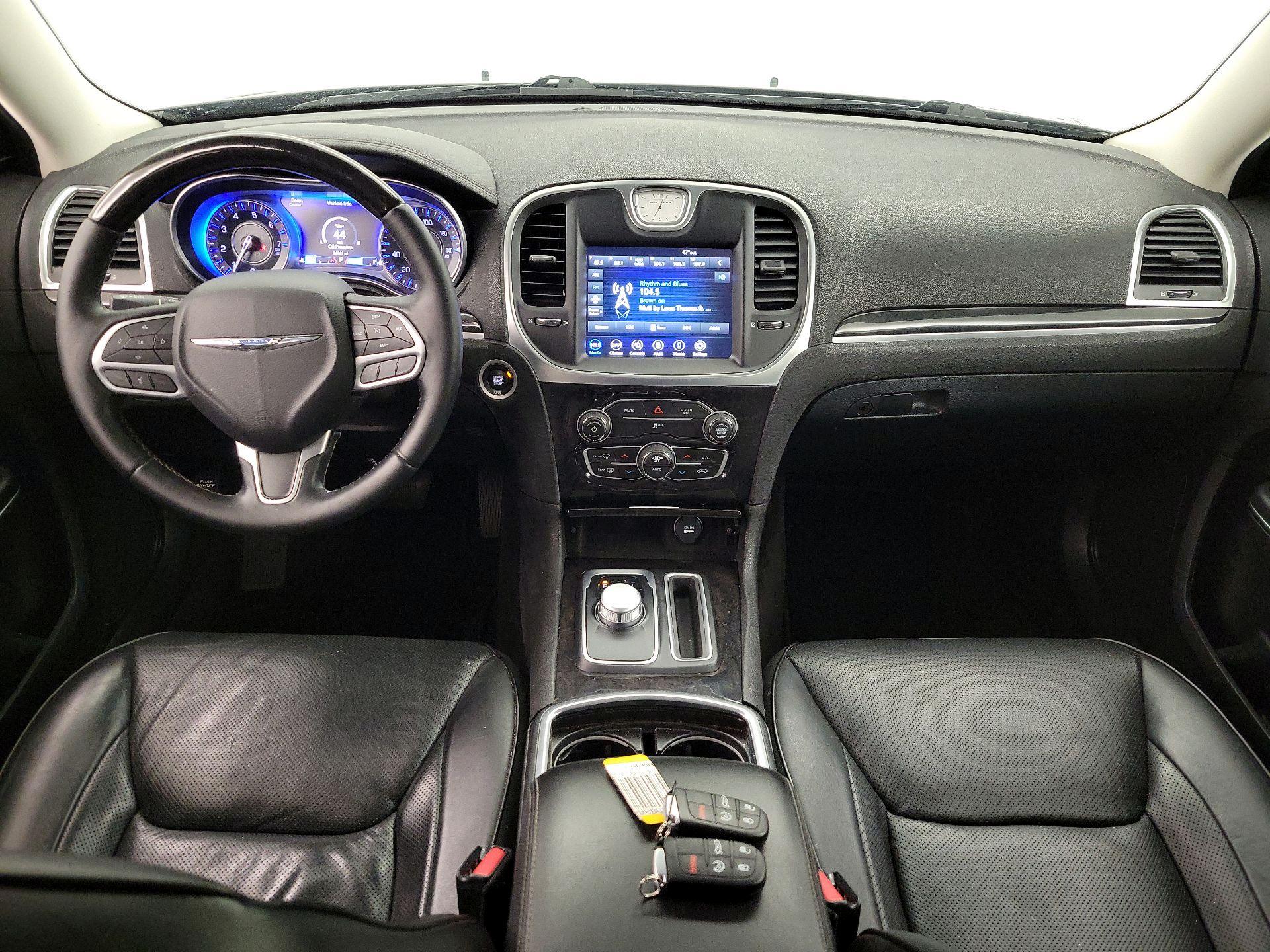 Thumbnail: 2018 Chrysler 300 - 9