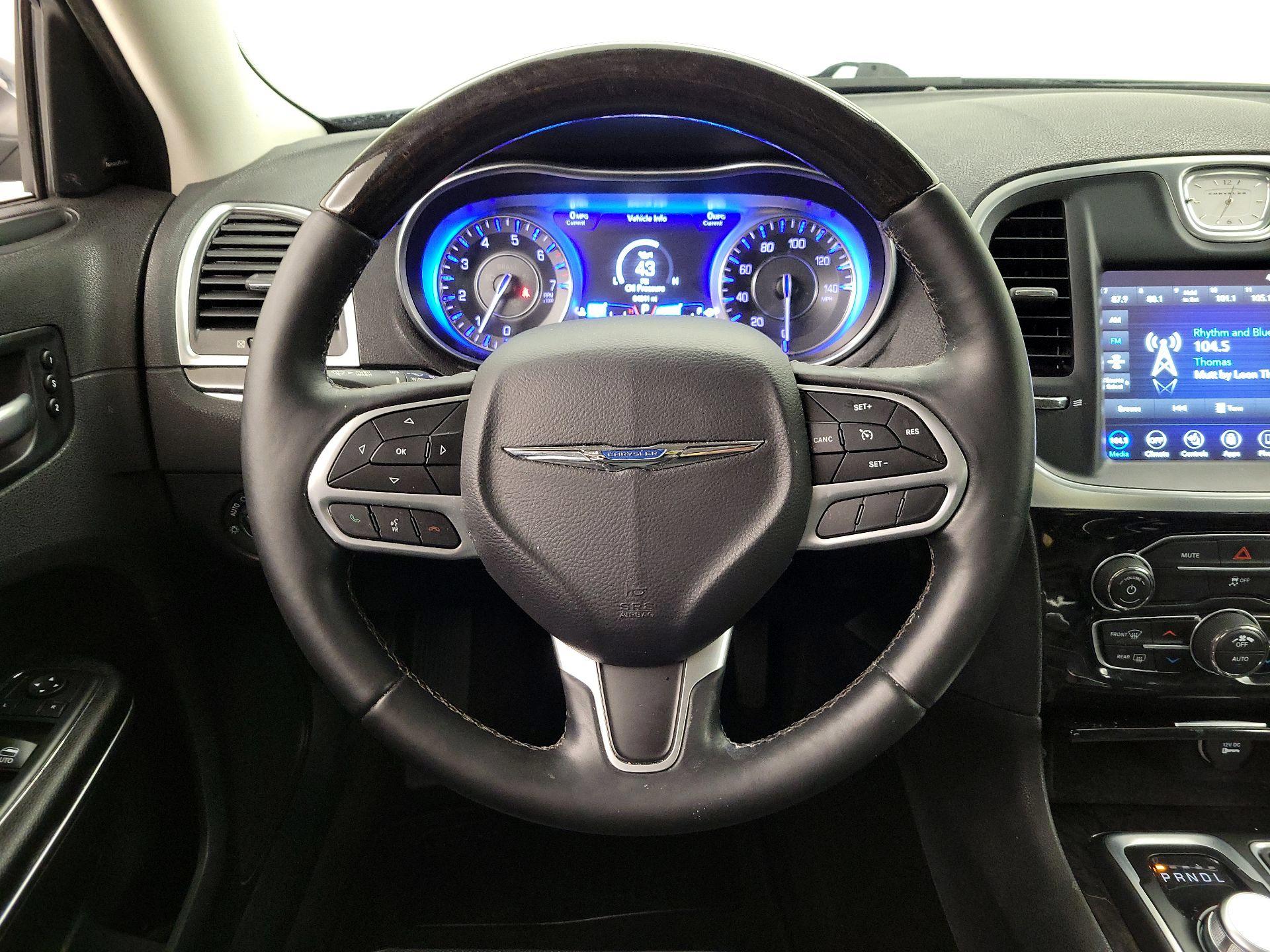 Thumbnail: 2018 Chrysler 300 - 10