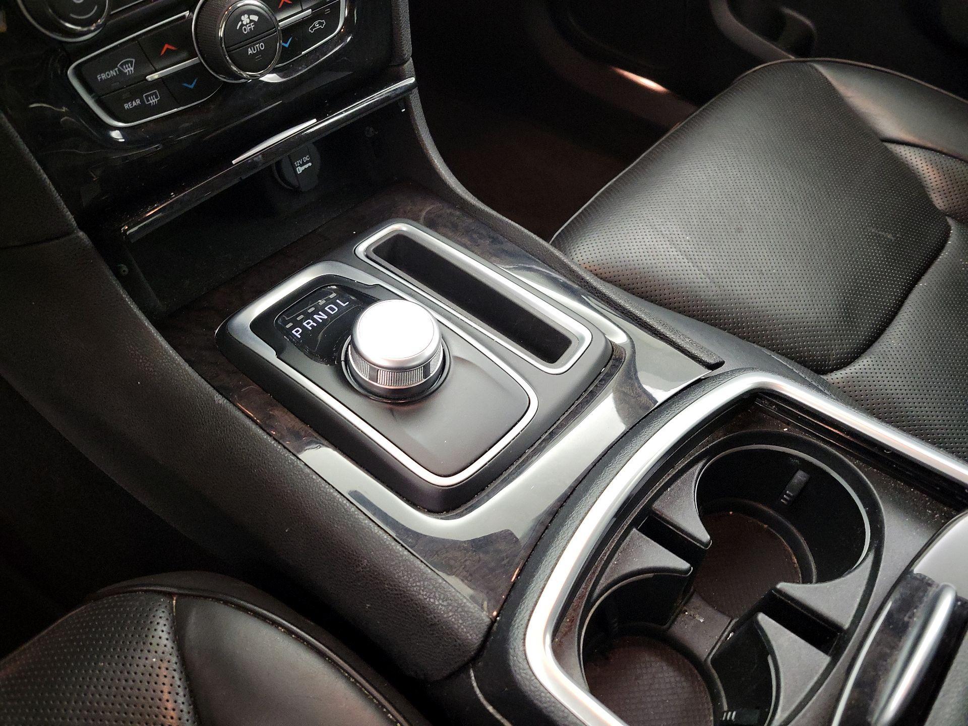 Thumbnail: 2018 Chrysler 300 - 17