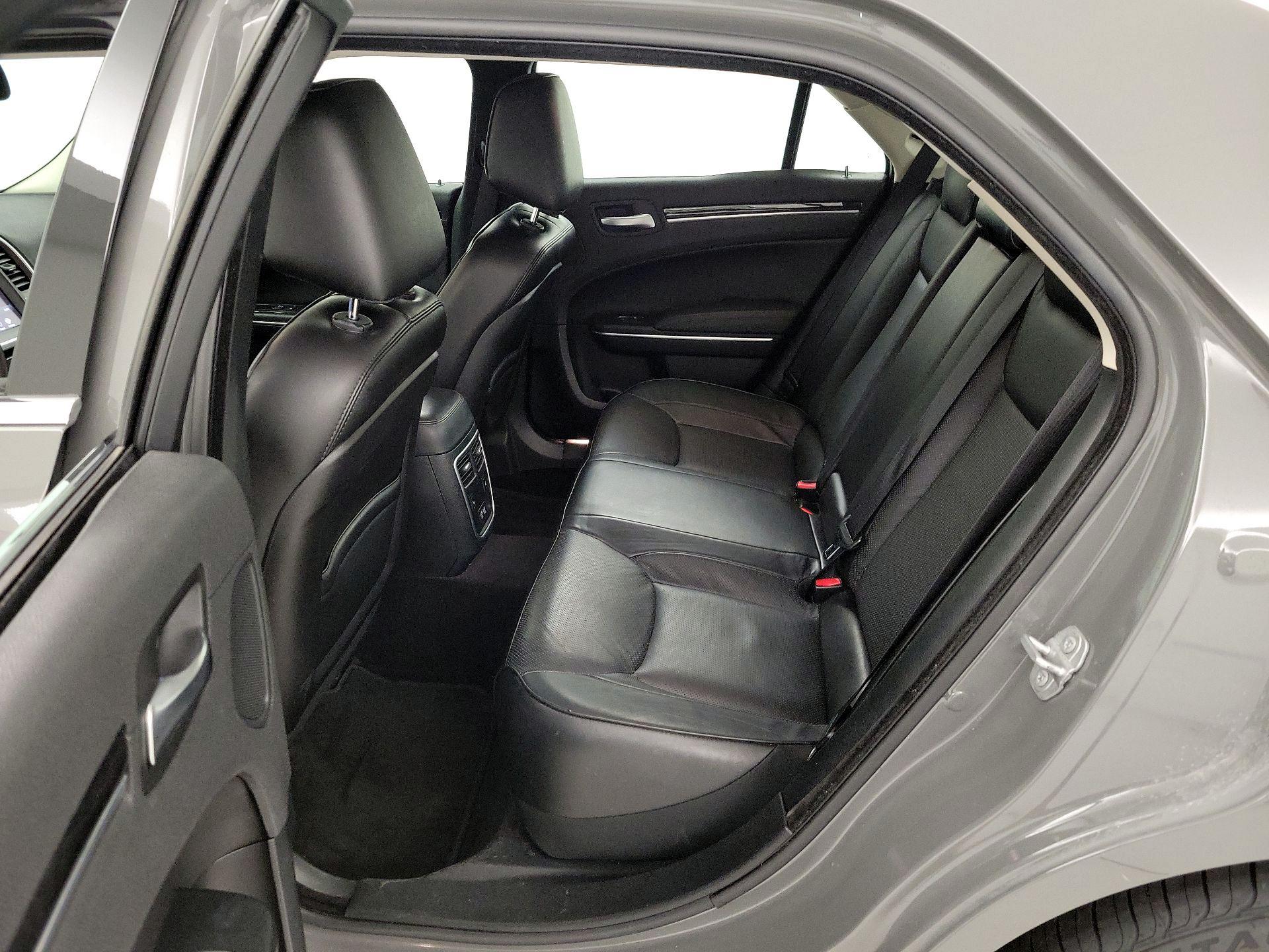 Thumbnail: 2018 Chrysler 300 - 19