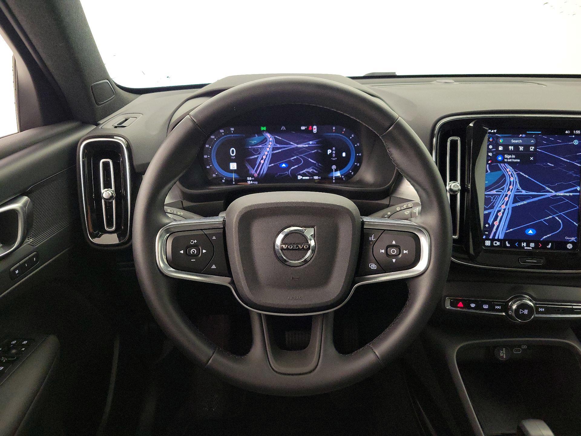 Thumbnail: 2025 Volvo XC40 - 10