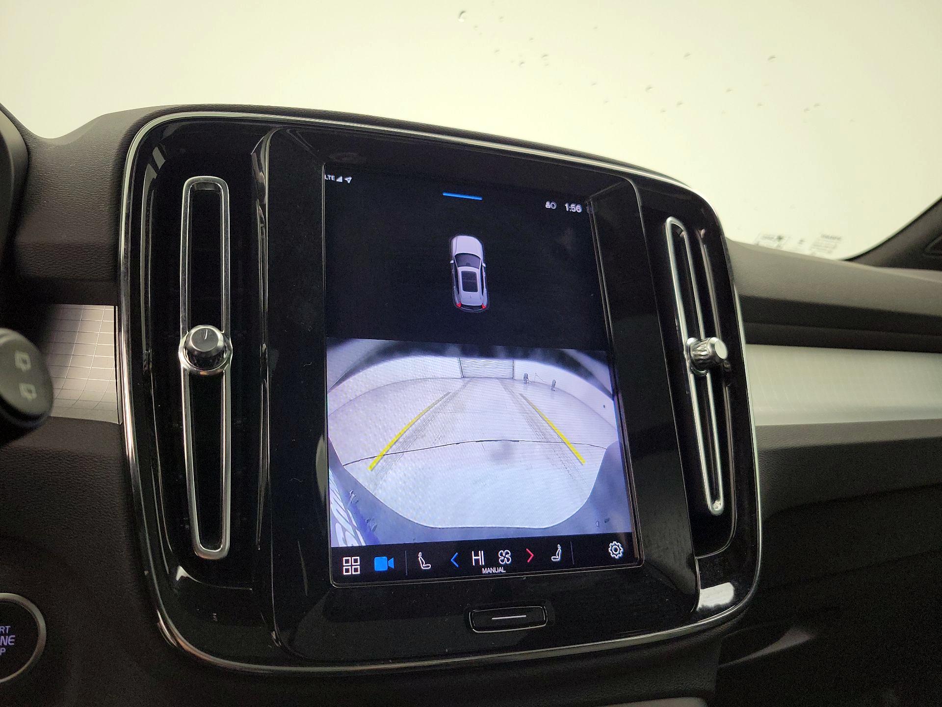 Thumbnail: 2025 Volvo XC40 - 15