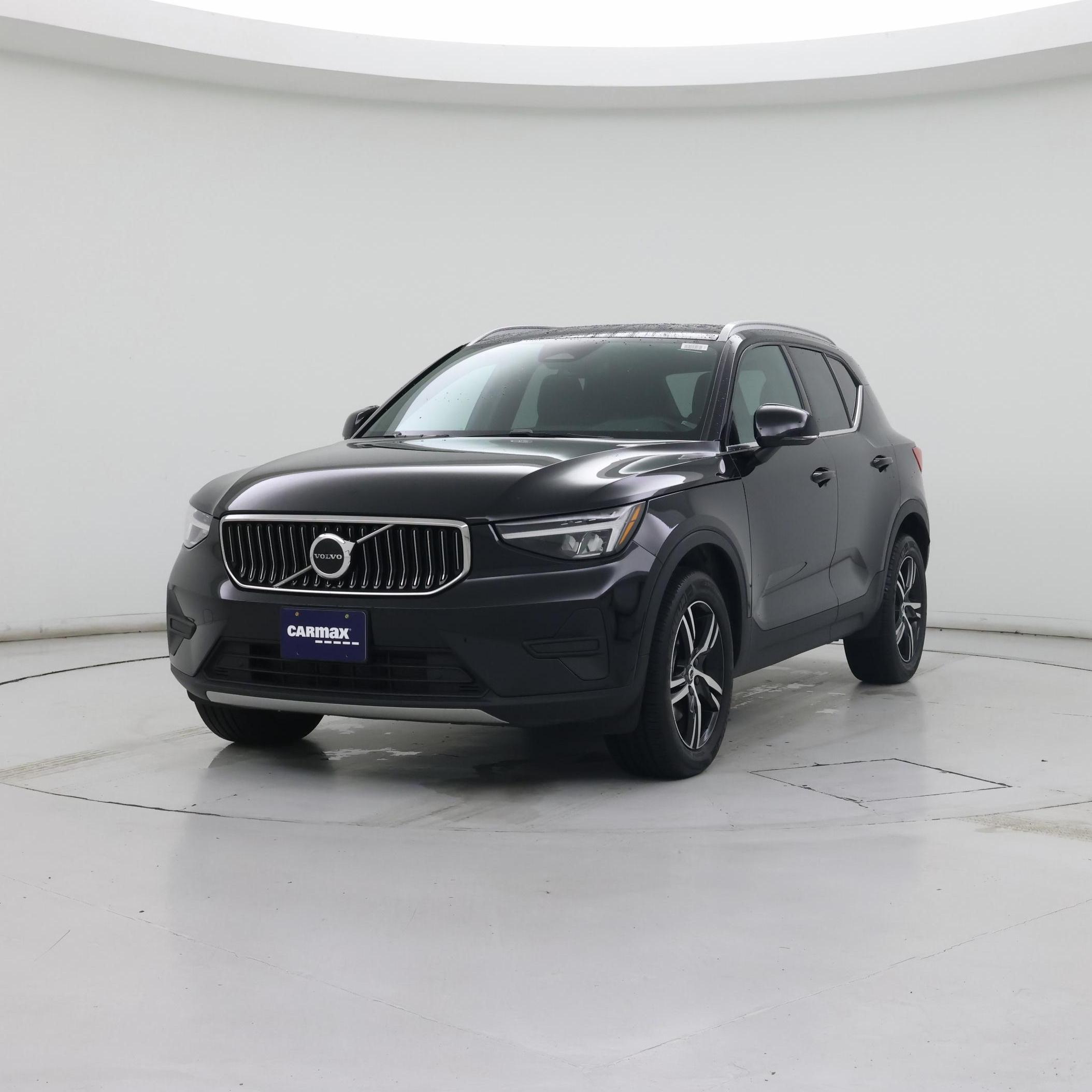 Thumbnail: 2025 Volvo XC40 - 4