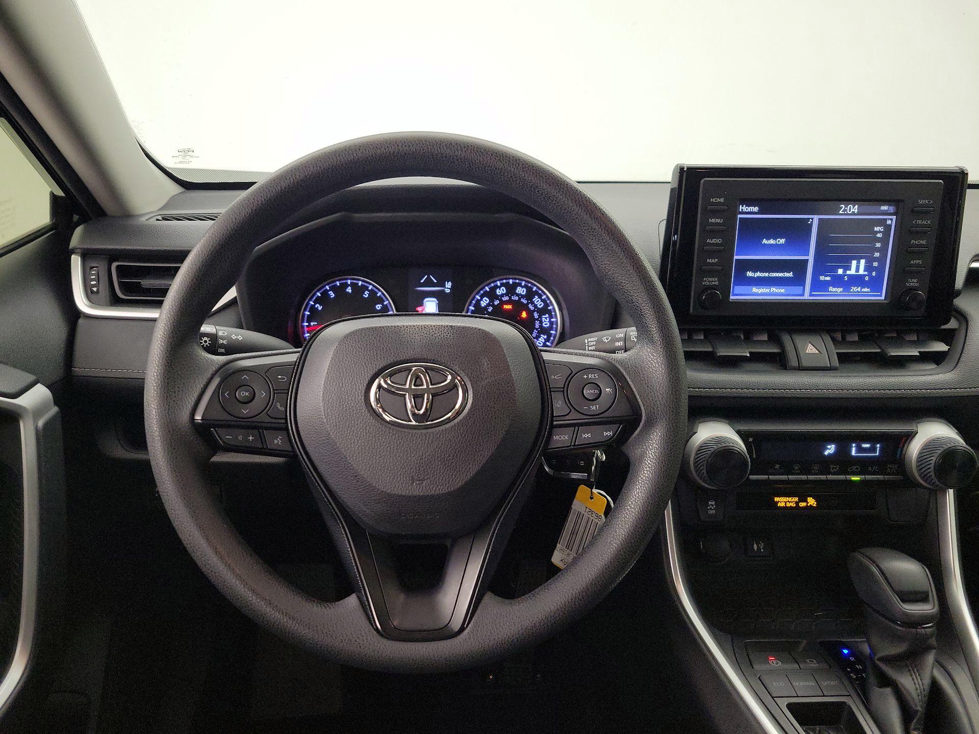 Thumbnail: 2019 Toyota RAV4 - 10