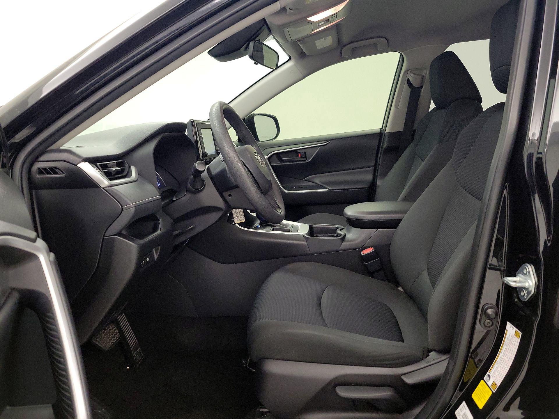 Thumbnail: 2019 Toyota RAV4 - 11