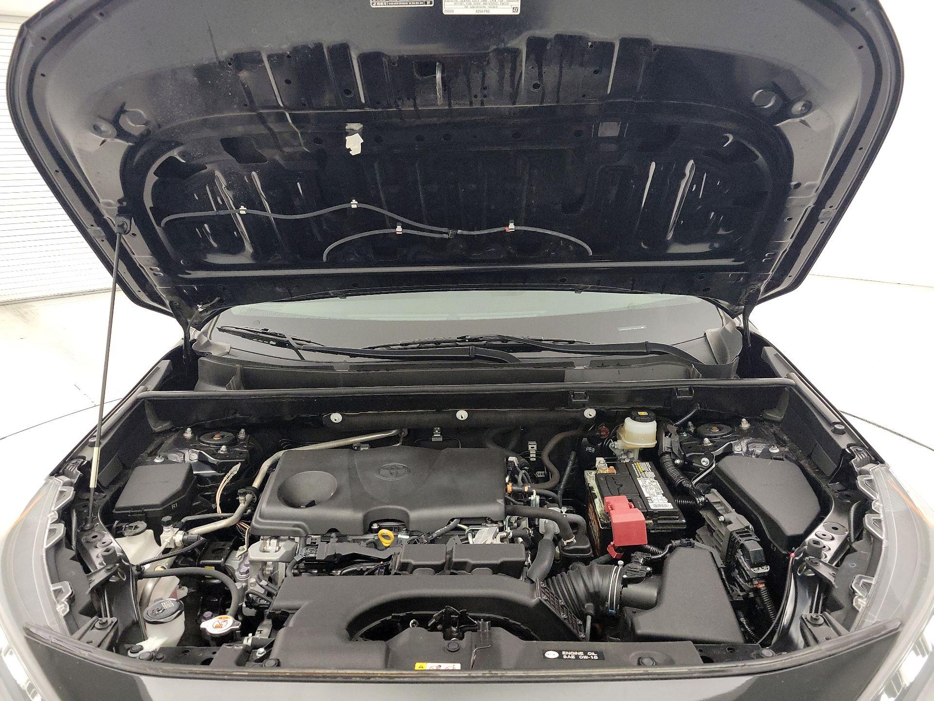 Thumbnail: 2019 Toyota RAV4 - 20