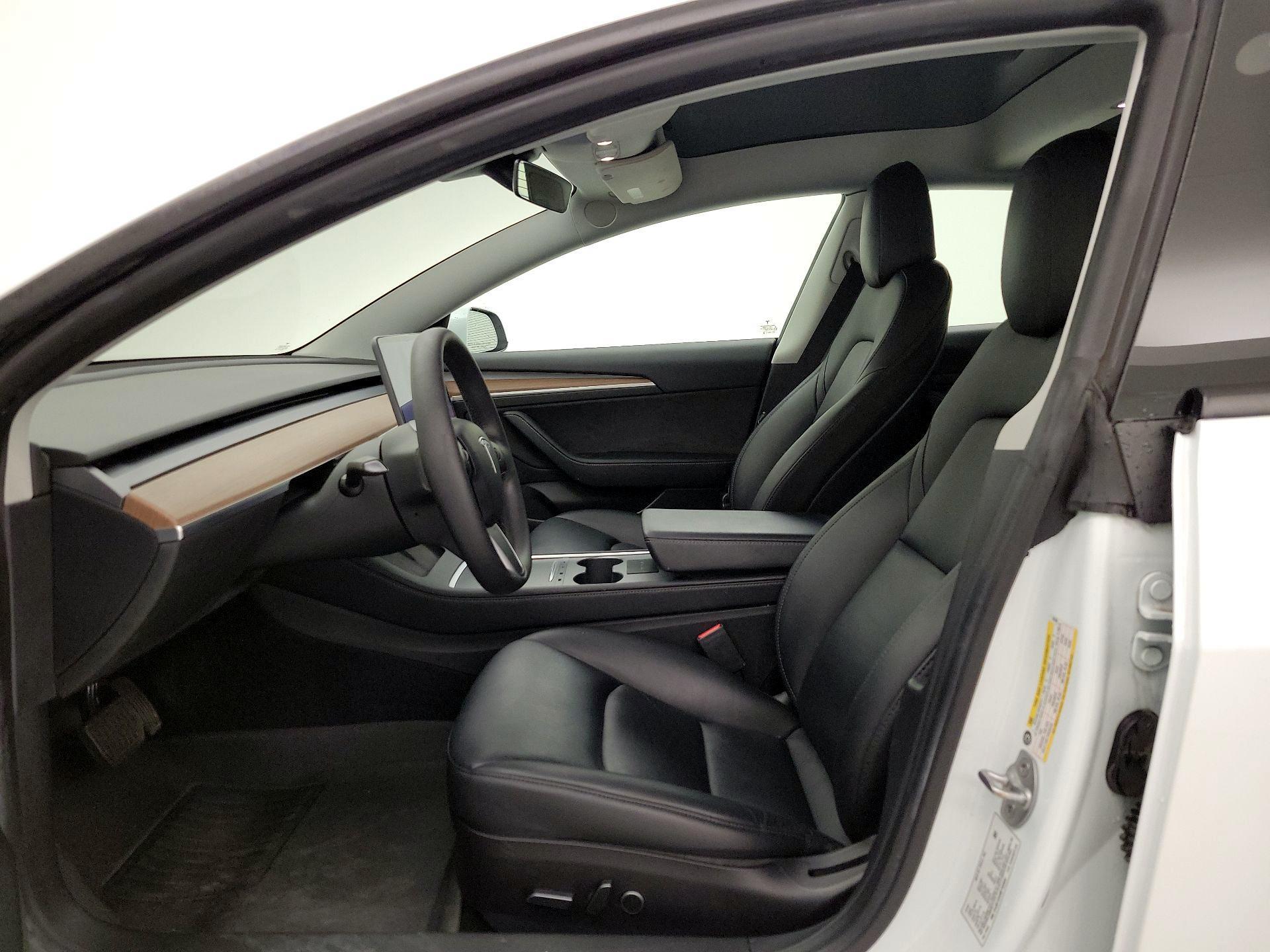 Thumbnail: 2022 Tesla Model 3 - 11