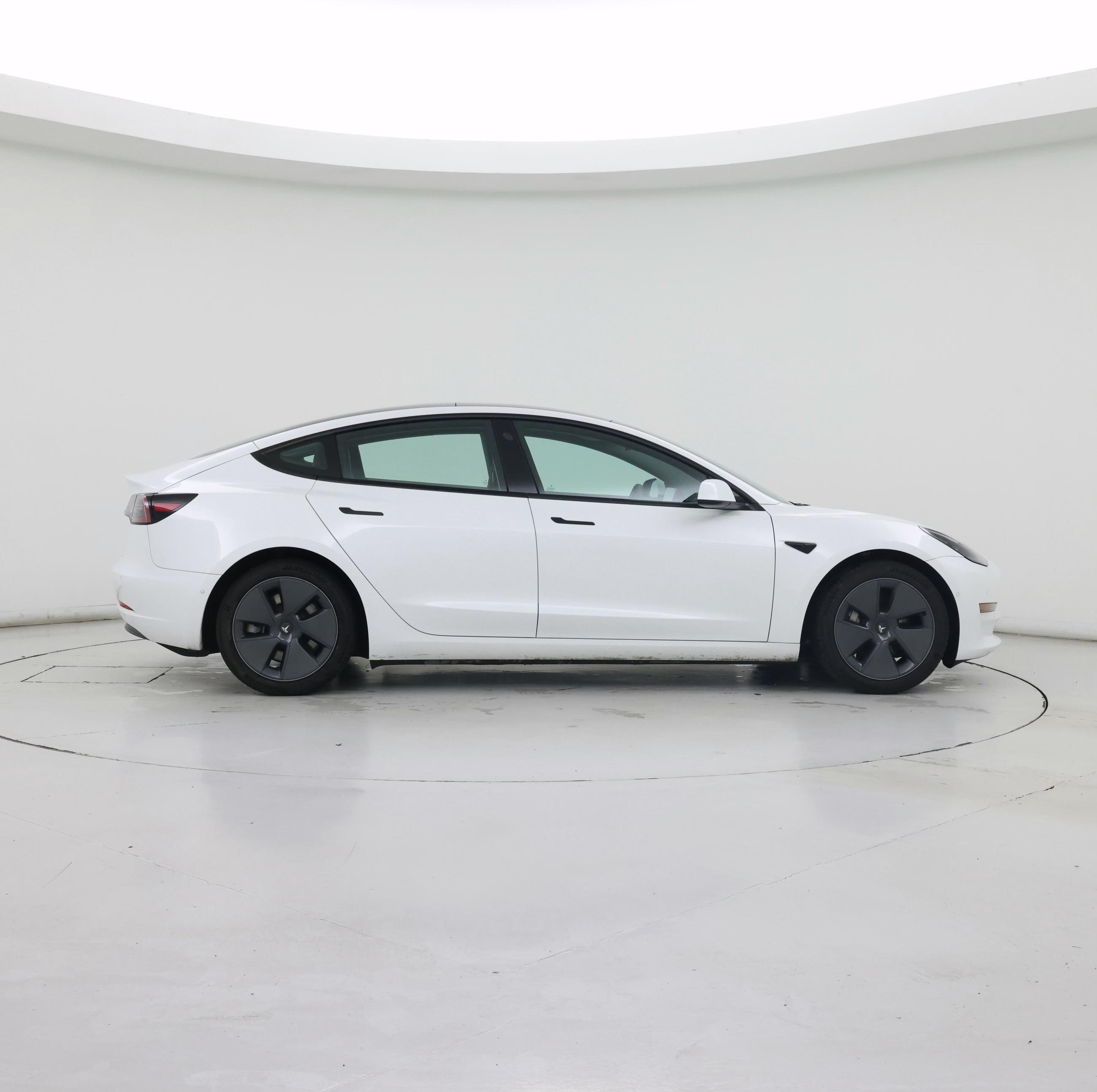 Thumbnail: 2022 Tesla Model 3 - 7