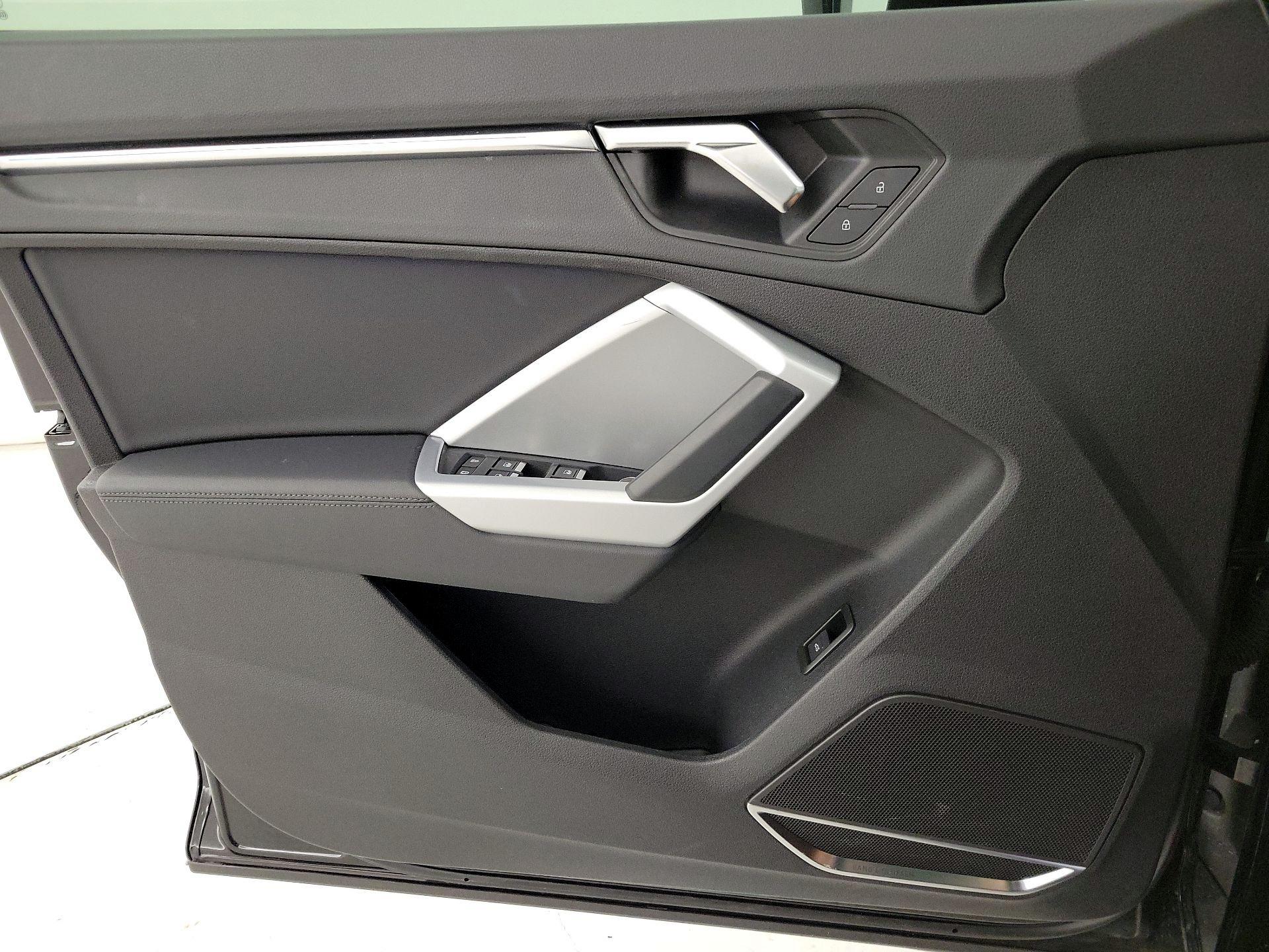 Thumbnail: 2021 Audi Q3 - 12