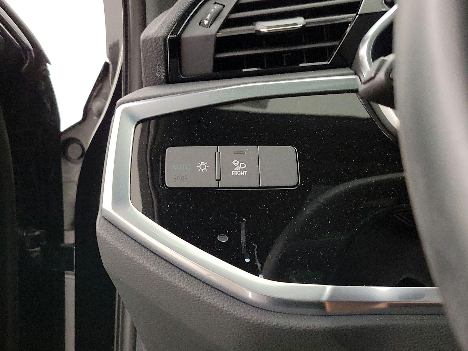 Thumbnail: 2021 Audi Q3 - 13