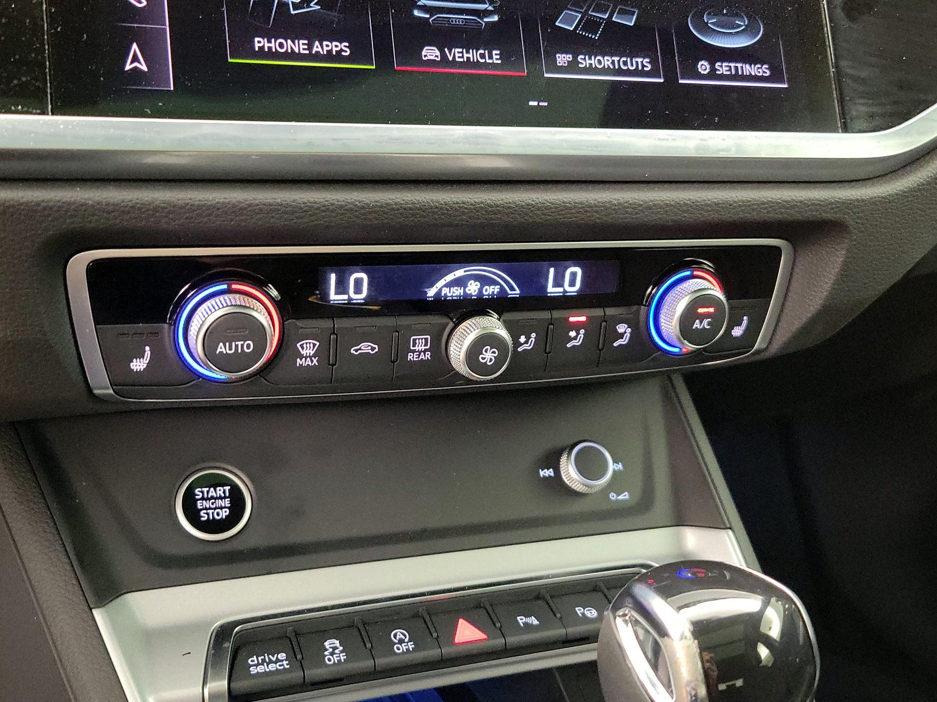 Thumbnail: 2021 Audi Q3 - 16